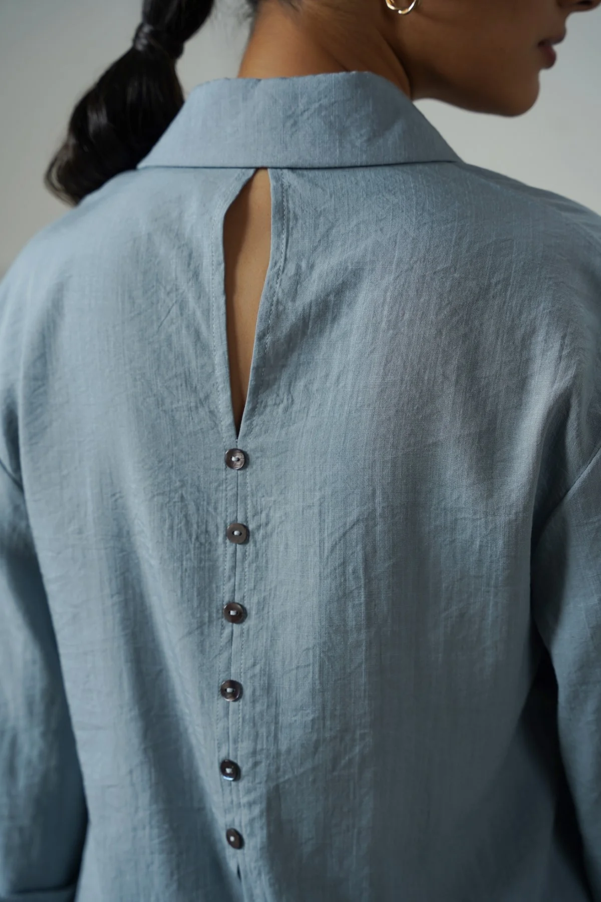 BACK SLIT BLOUSE - Image 4
