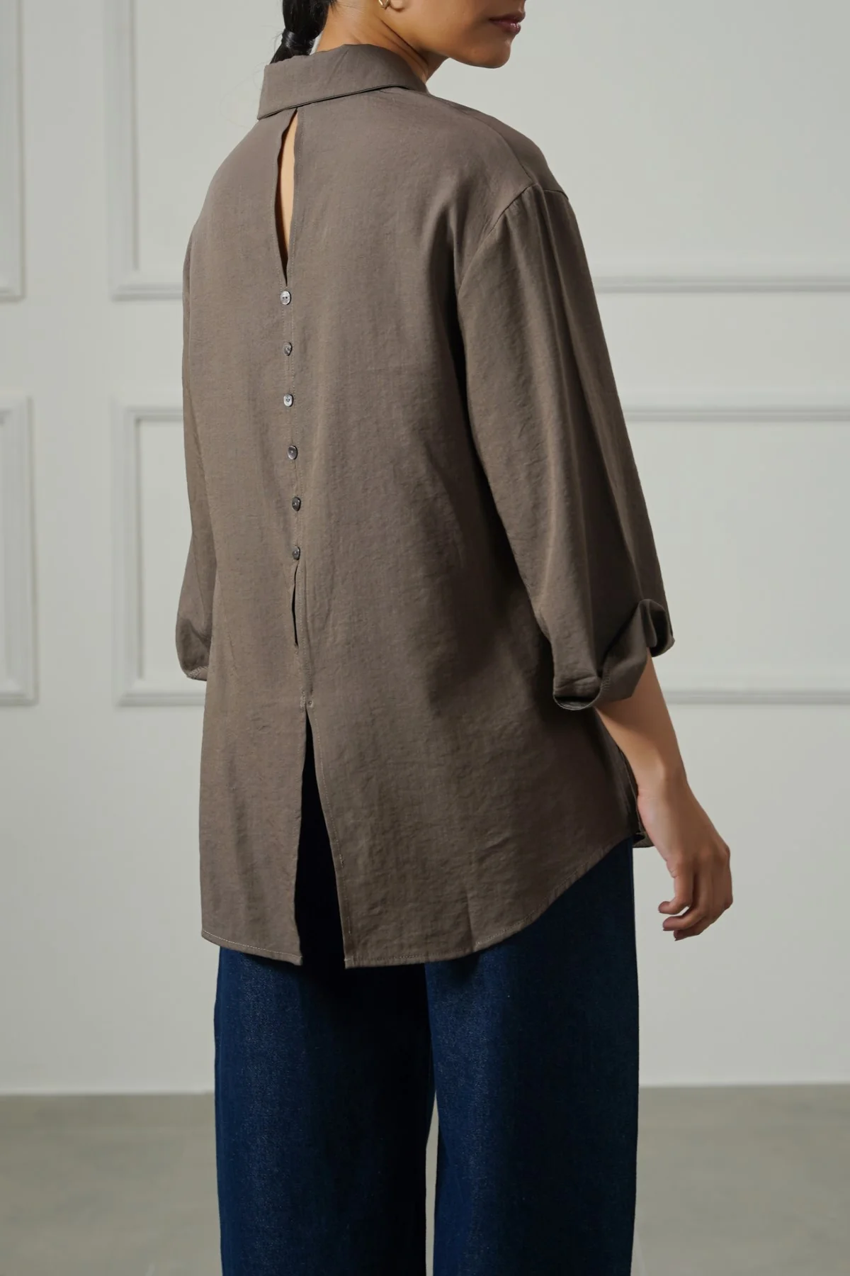 BACK SLIT BLOUSE - Image 3