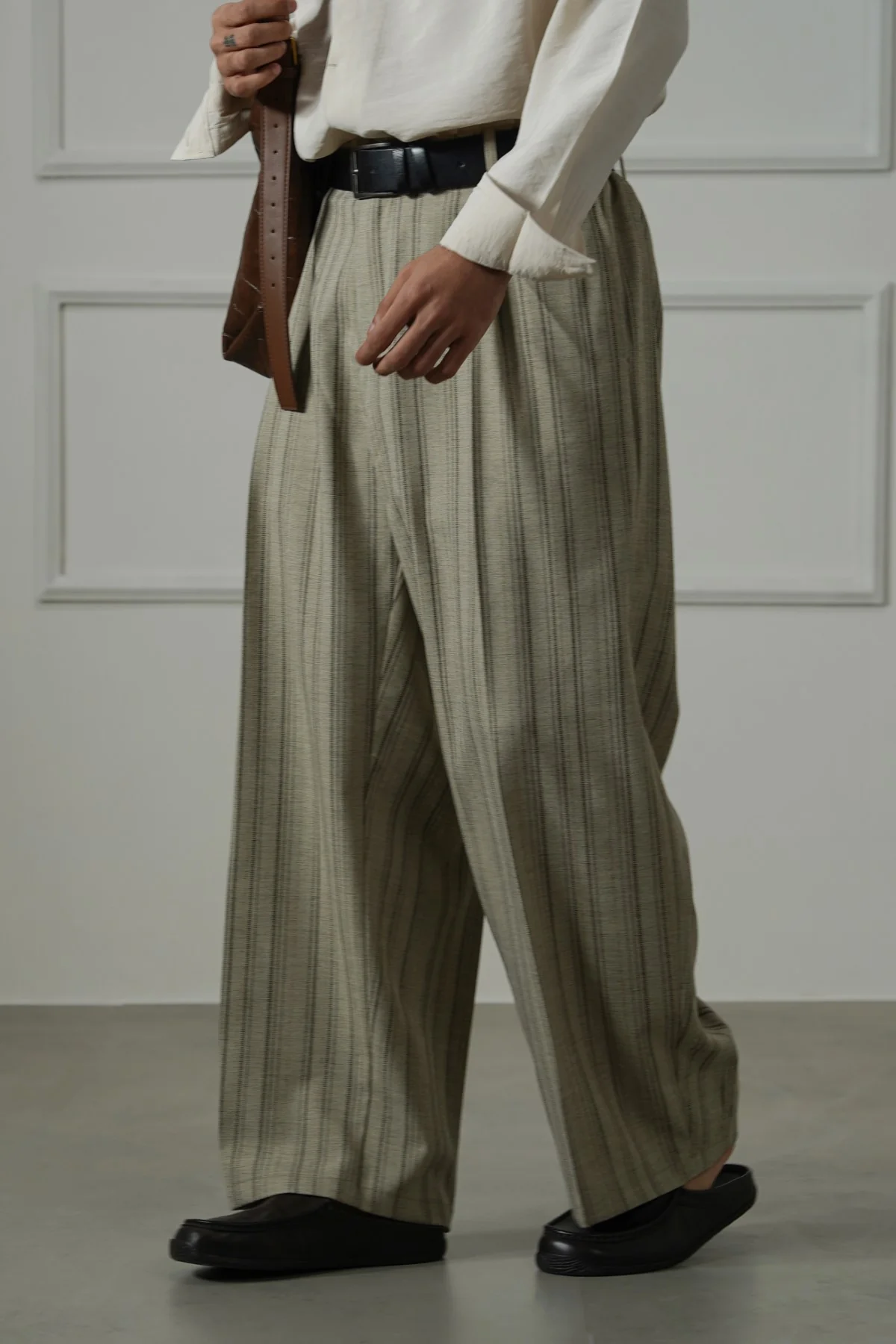 BAGGY PLEATED PANTS - Image 3