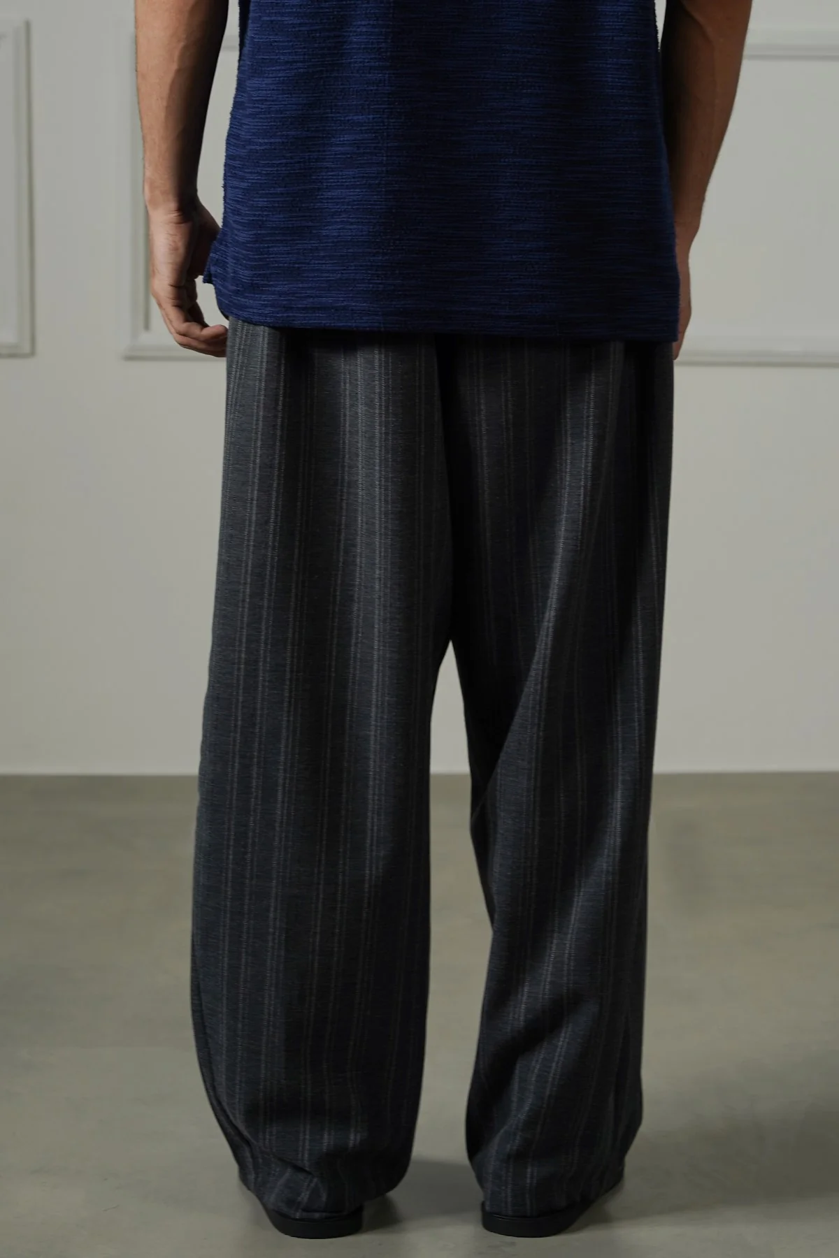 BAGGY PLEATED PANTS - Image 4