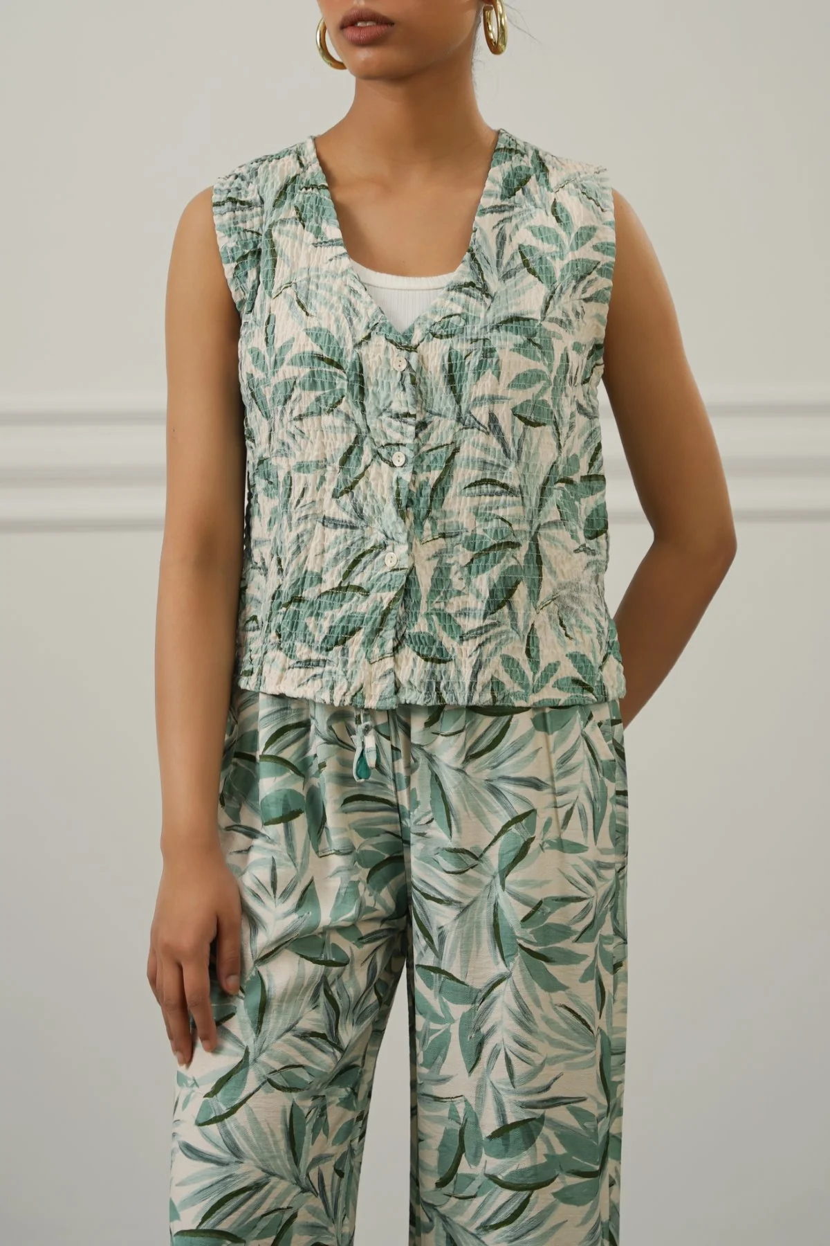 BAMBOO SMOCKED VEST