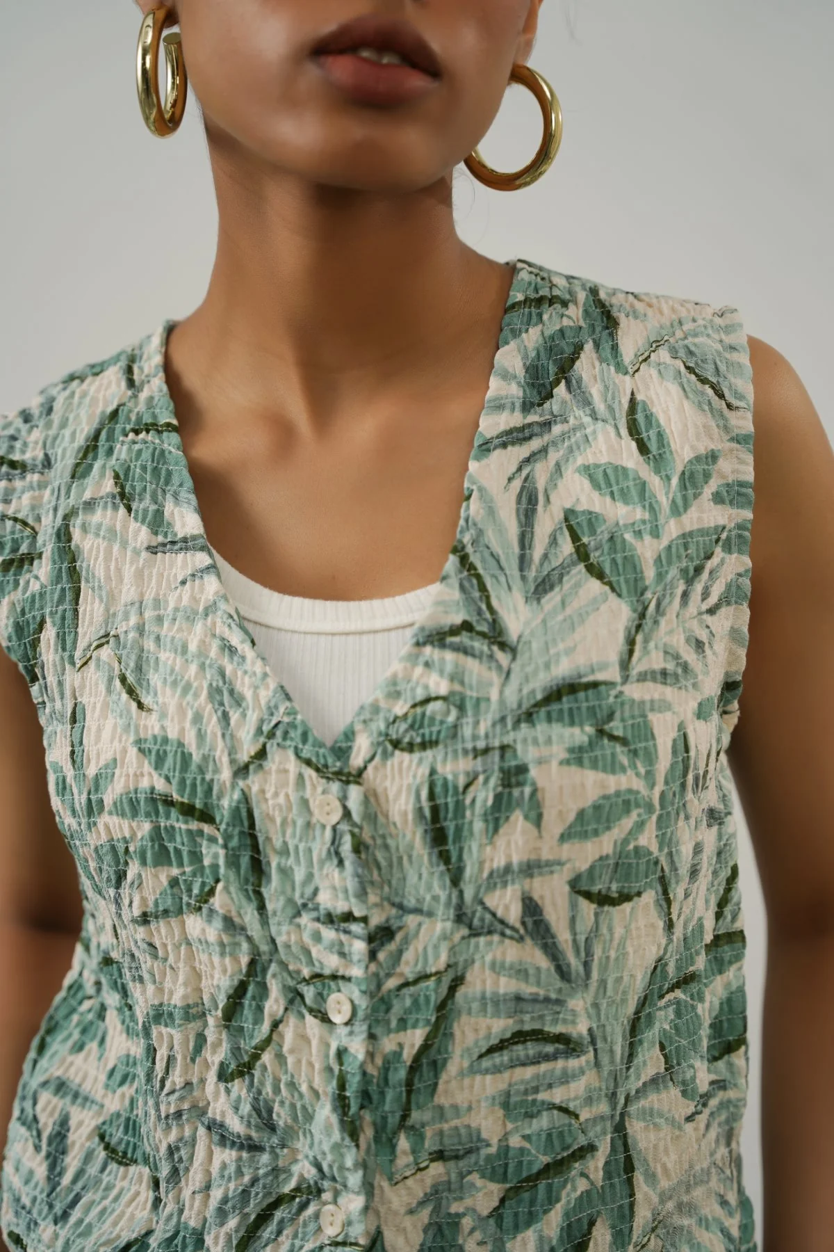 BAMBOO SMOCKED VEST - Image 3