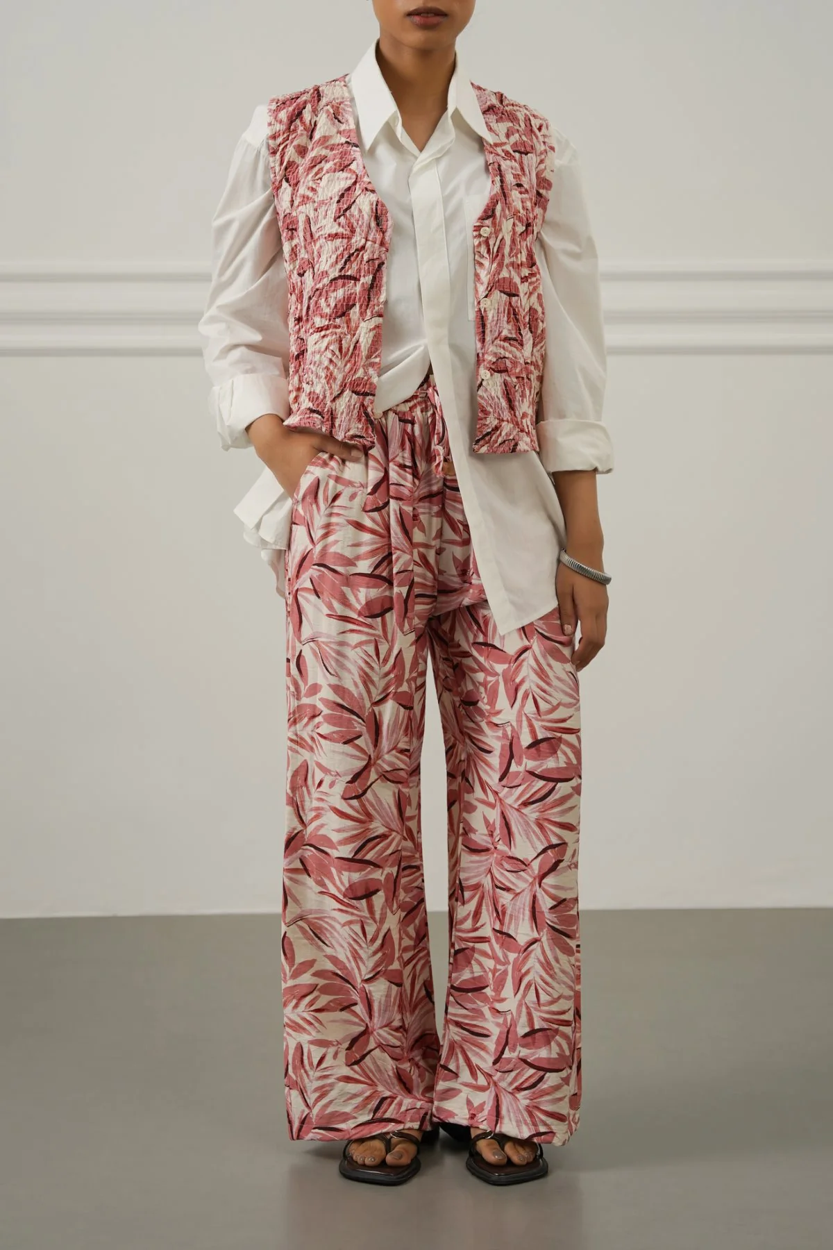 BAMBOO SMOCKED VEST - Image 3