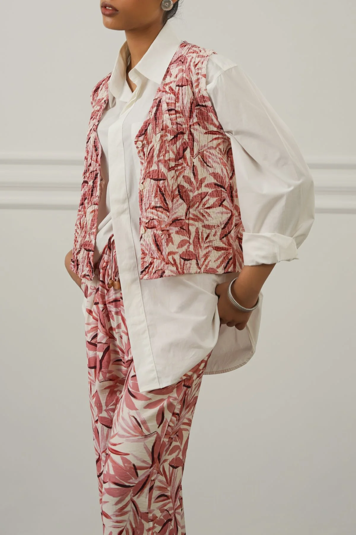 BAMBOO SMOCKED VEST - Image 6