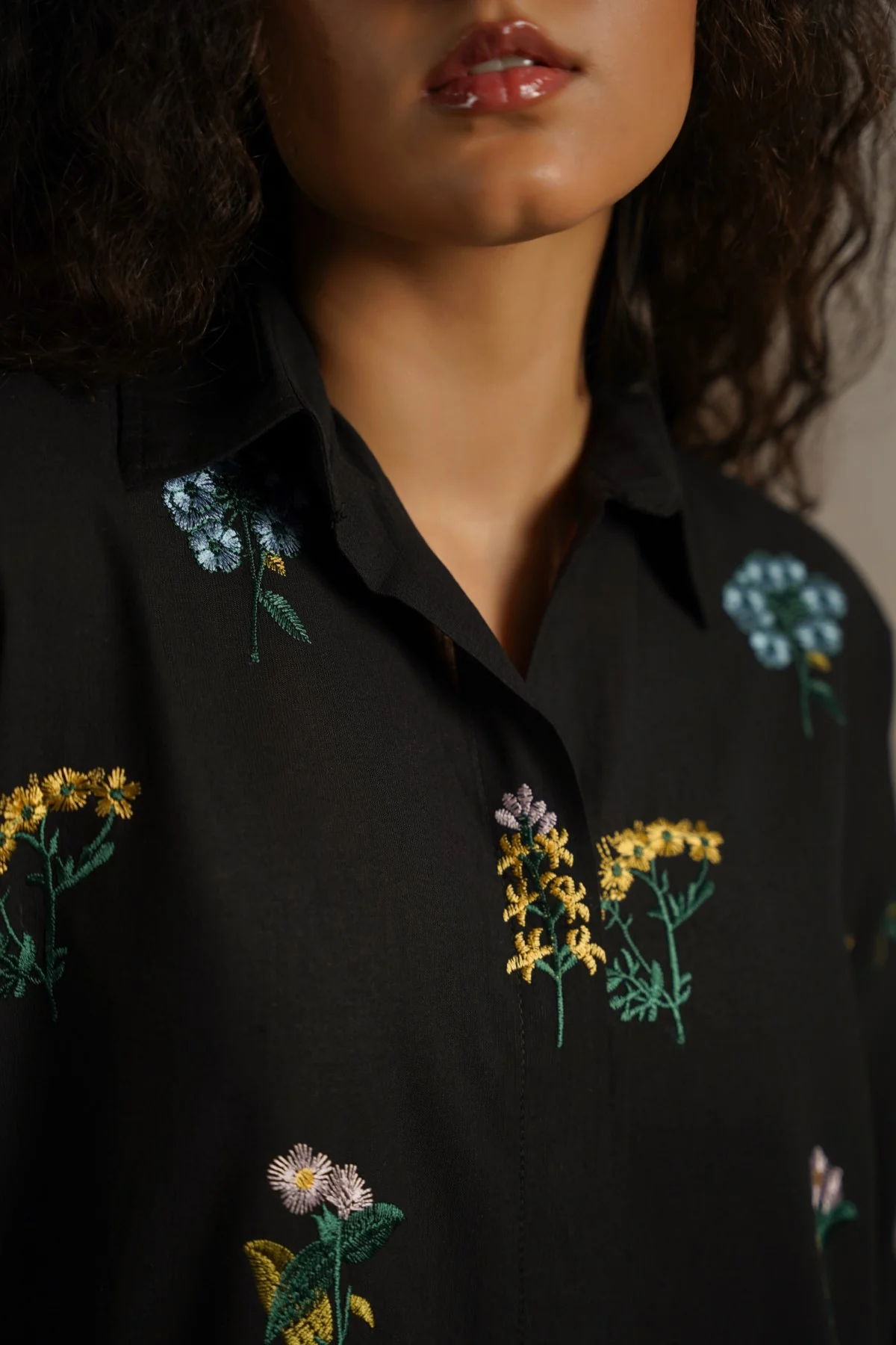 BLACK FLORA TUNIC - Image 4