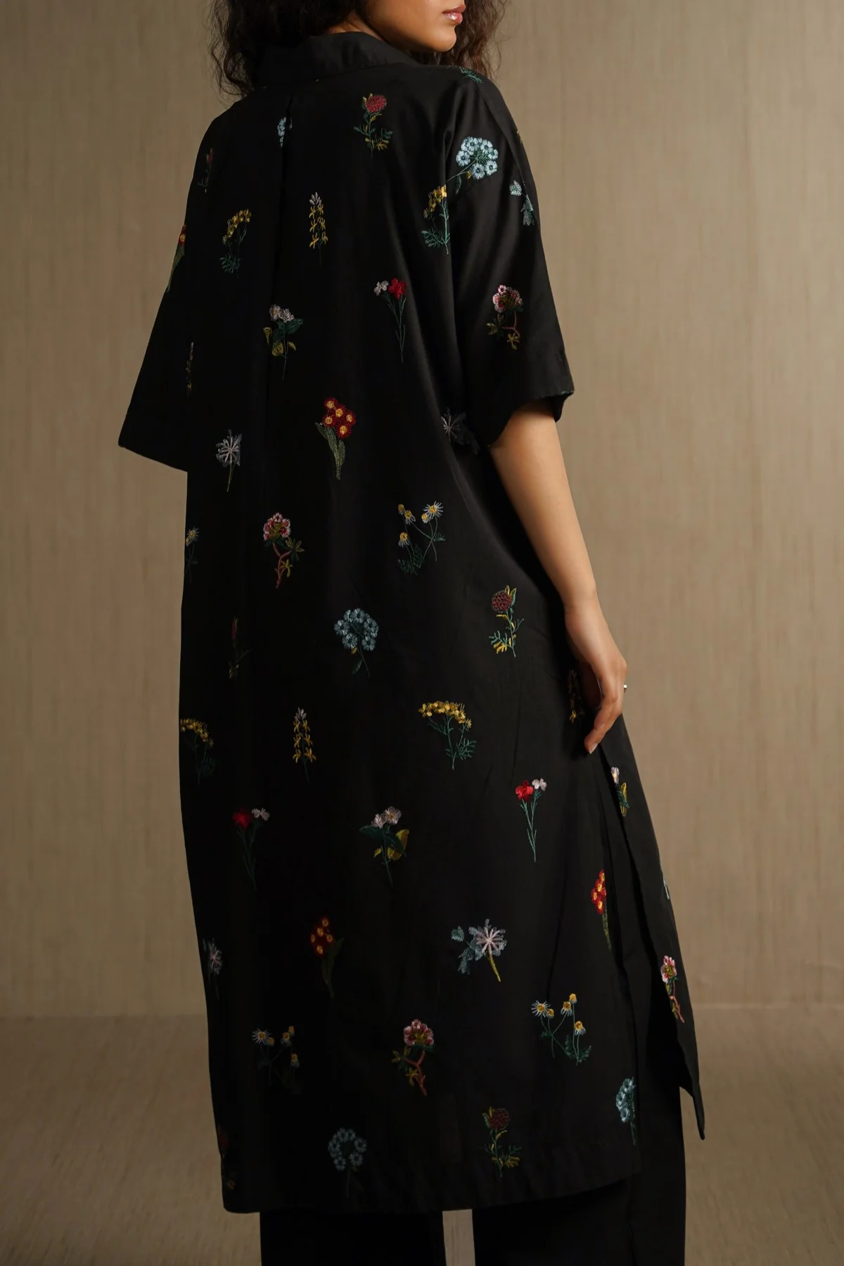 BLACK FLORA TUNIC - Image 5