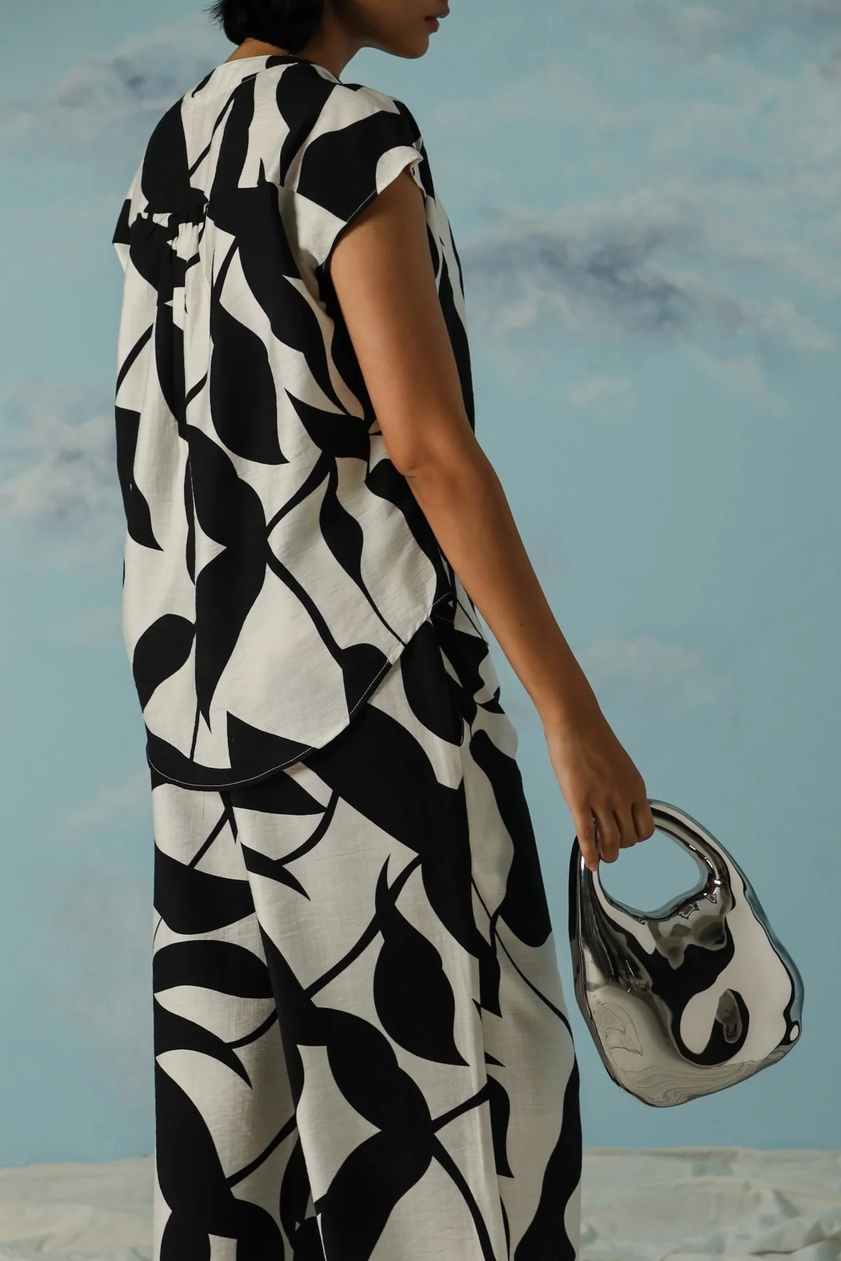 BLACK LILY BLOUSE - Image 3