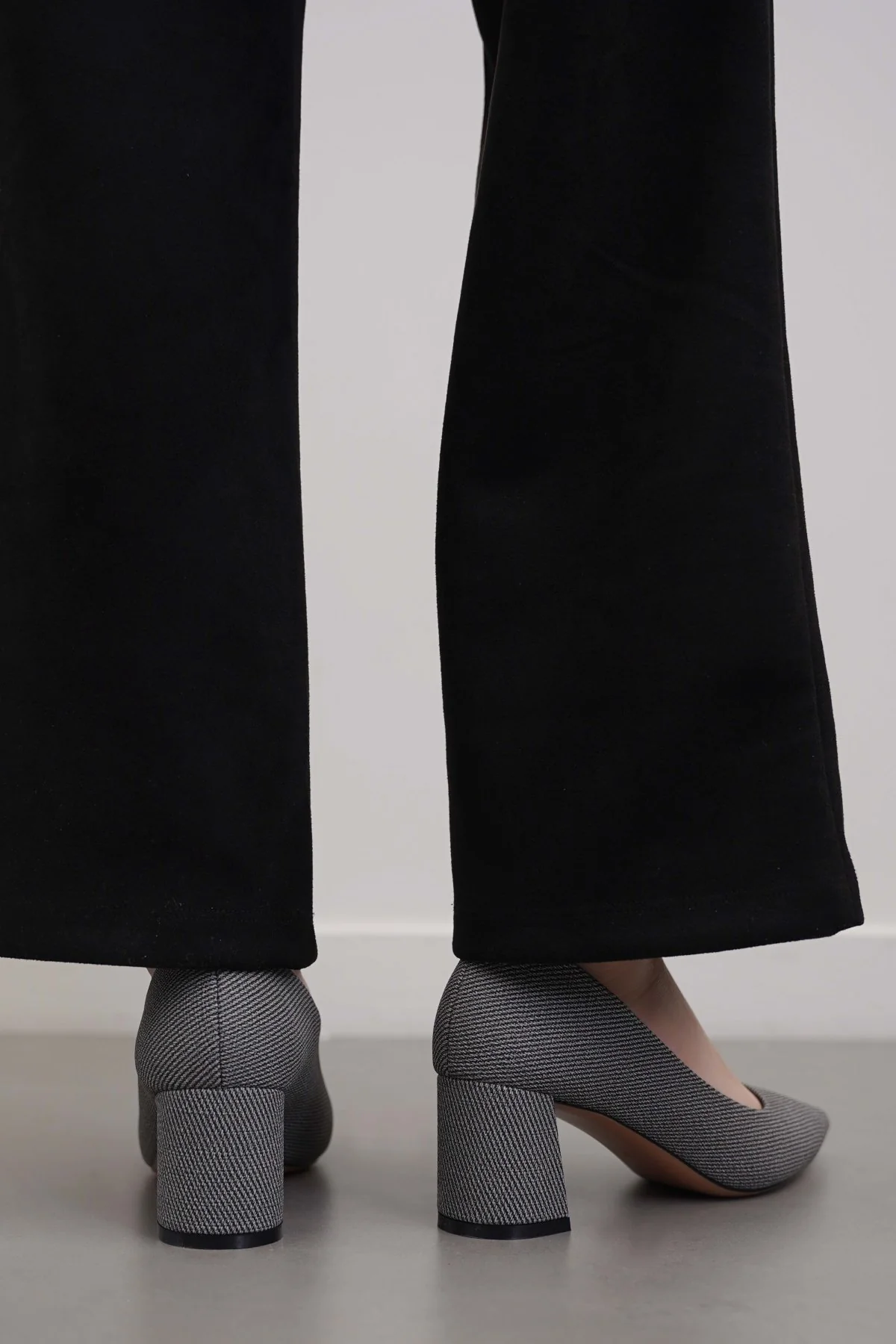 BOARDROOM BLOCK HEELS - Image 4