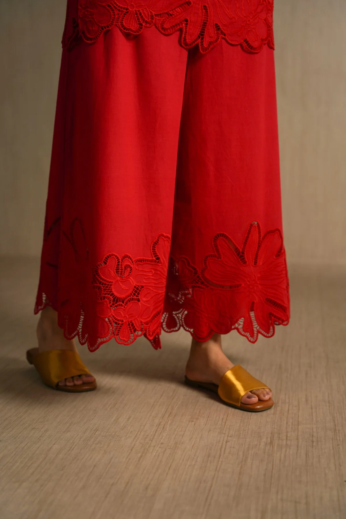 BOTANICAL CUTWORK PANTS - Image 4