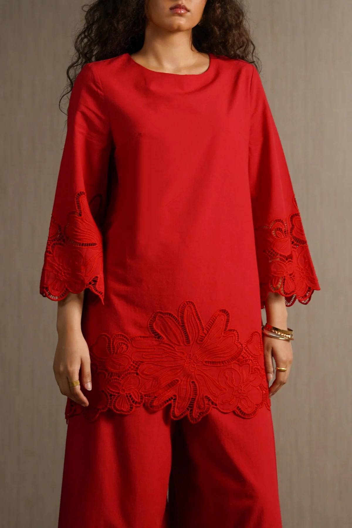 BOTANICAL CUTWORK TOP - Image 6