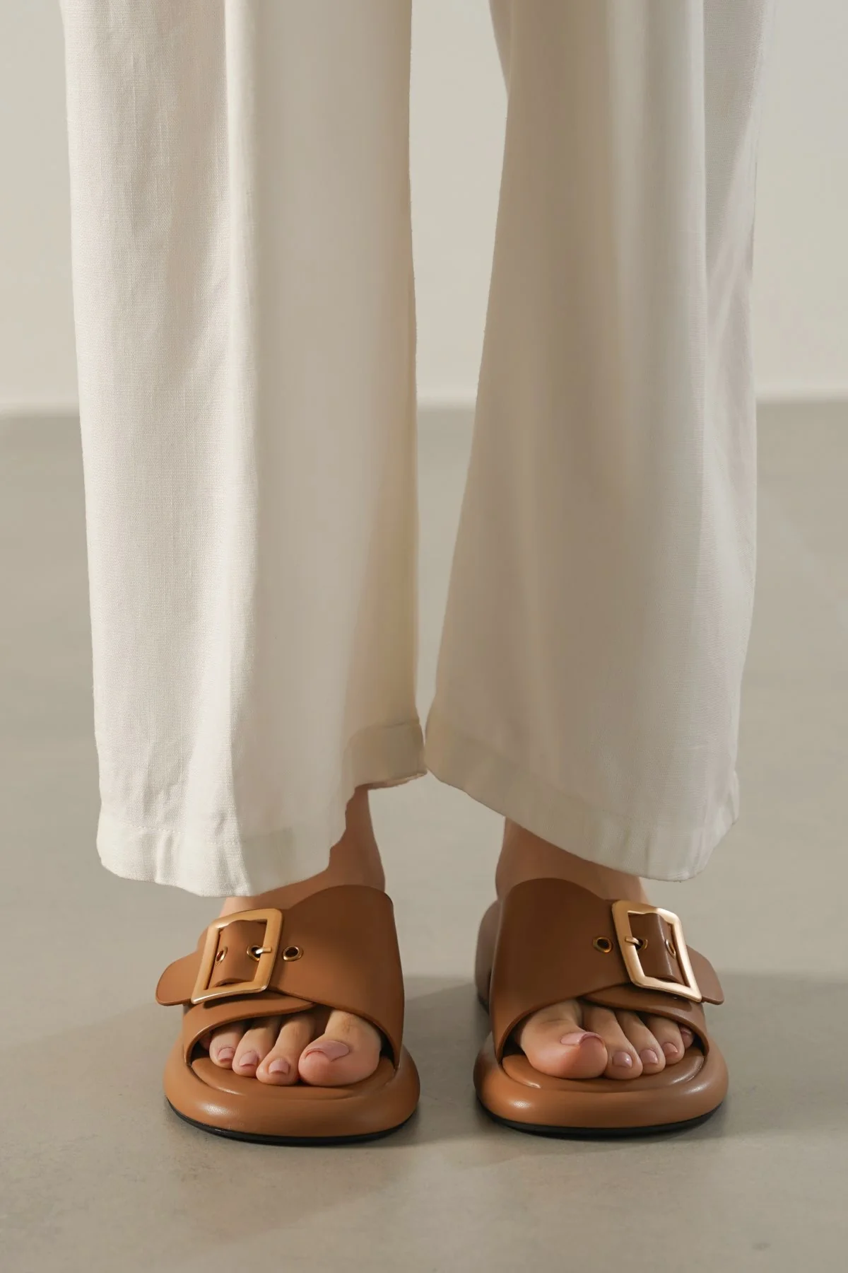 BUCKLE MAMA SLIDES - Image 5