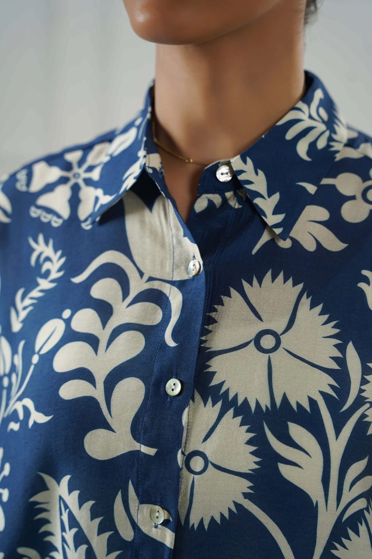 BUKETAN BUTTON DOWN SHIRT - Image 5