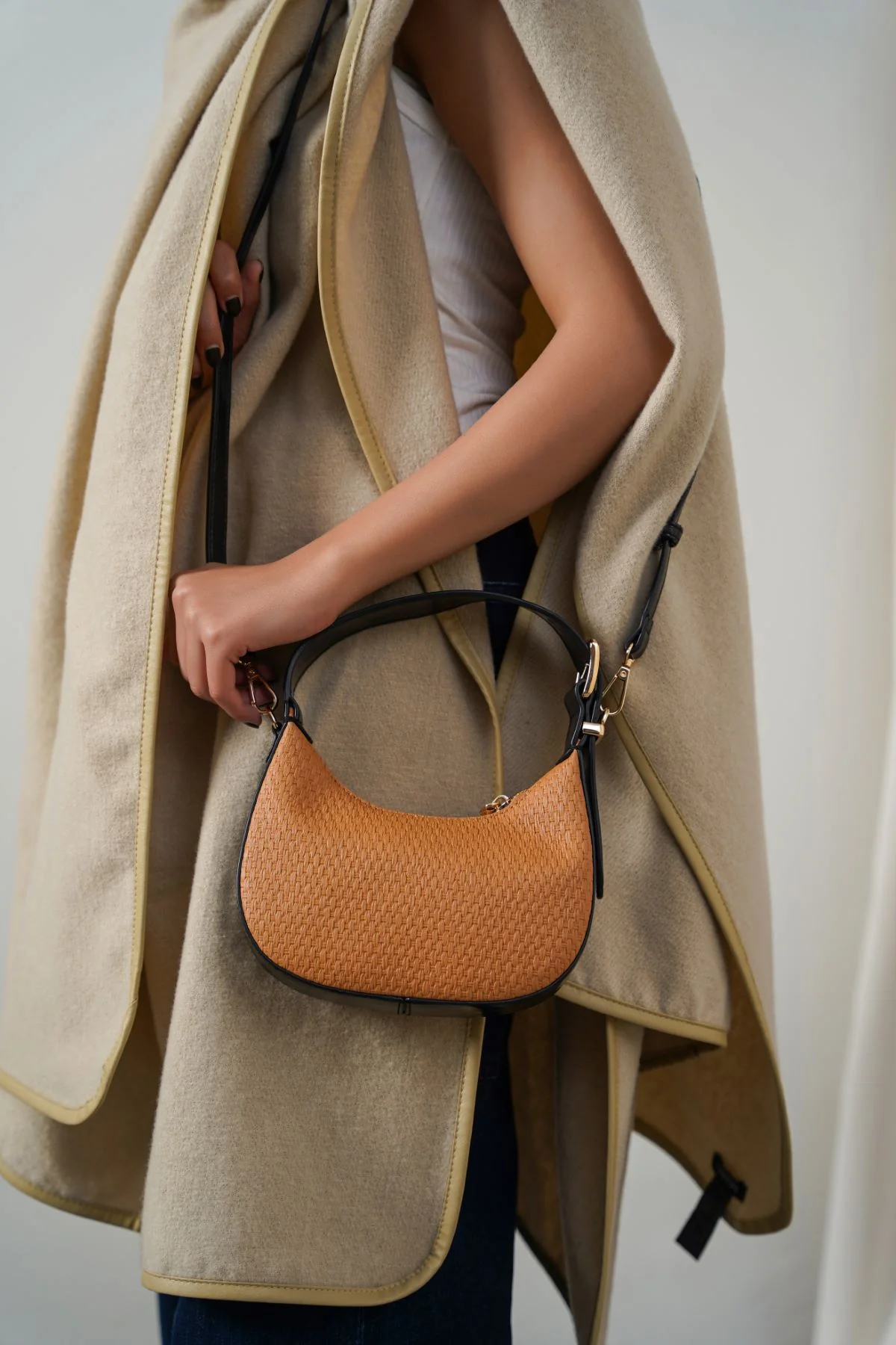 CALILO CROSSBODY BAG - Image 3