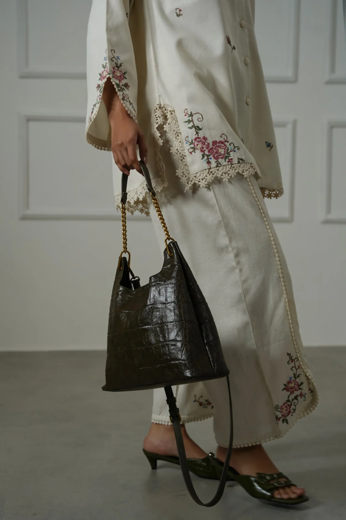 CARMO EMBOSSED SHOULDER BAG - Image 3