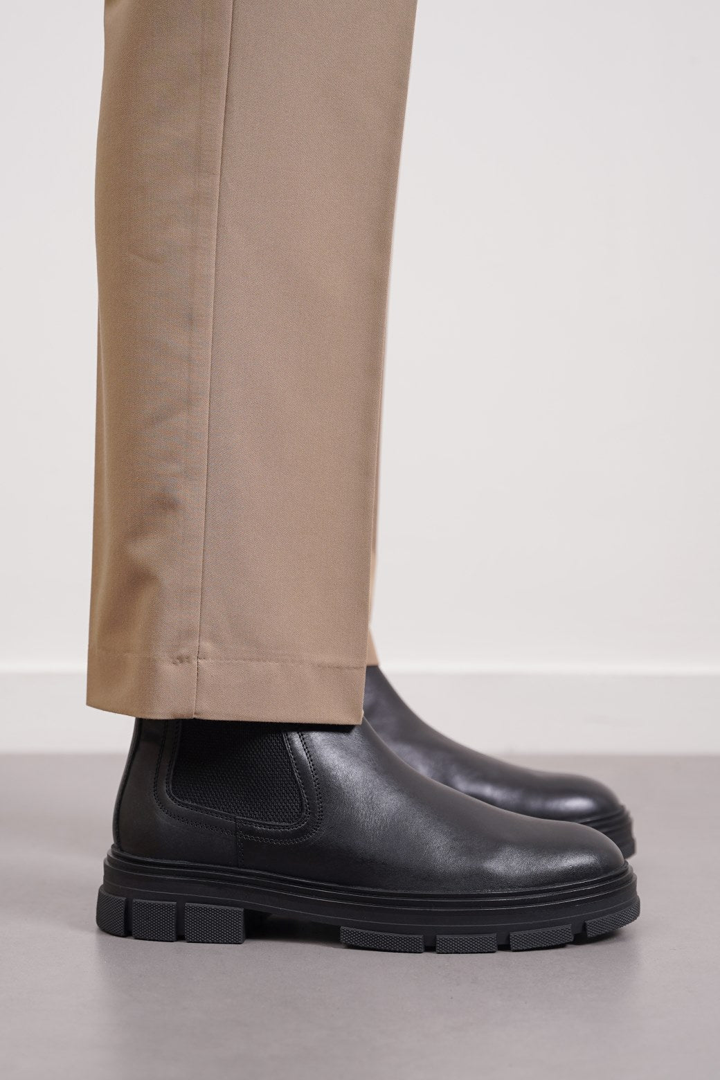 CHUNKY LEATHER BOOTS - Image 4