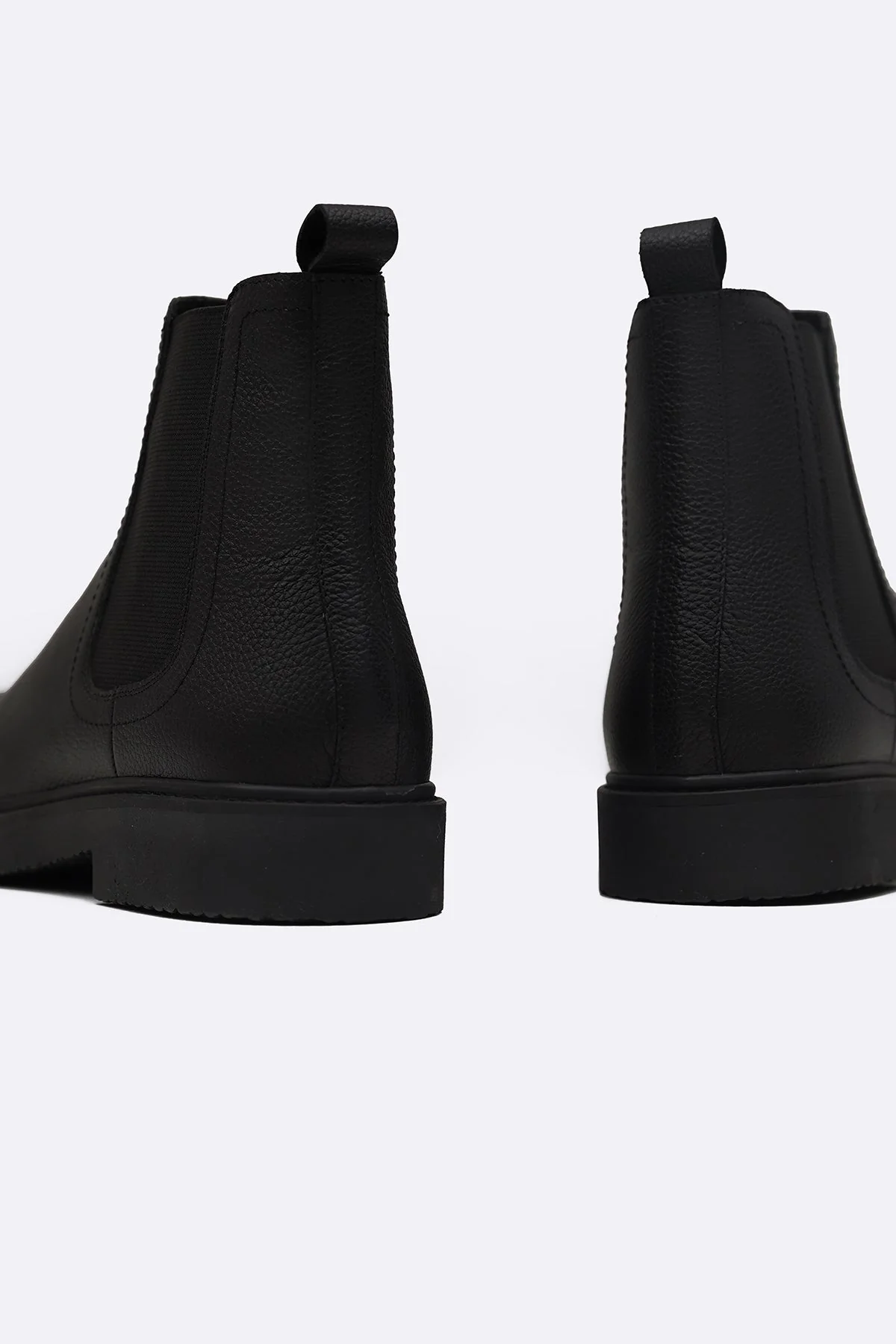 ESSENTIAL LEATHER CHELSEA BOOTS - Image 4