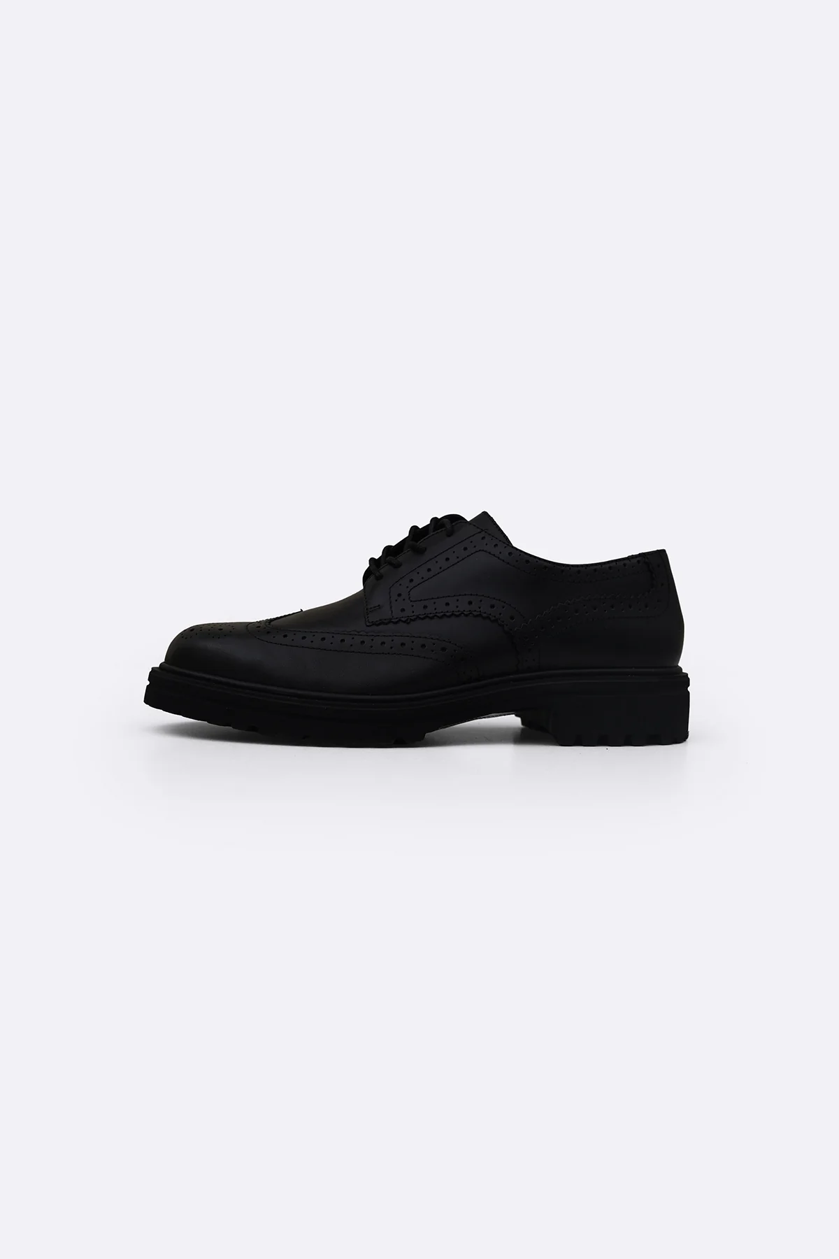 CLASSIC LEATHER BROGUES