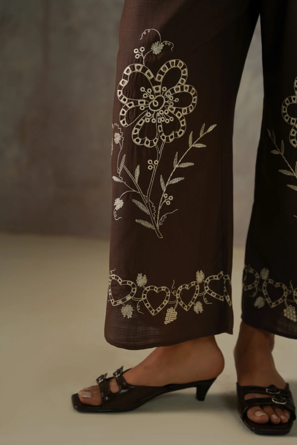 COCOA EYELET BARREL CULOTTES - Image 4