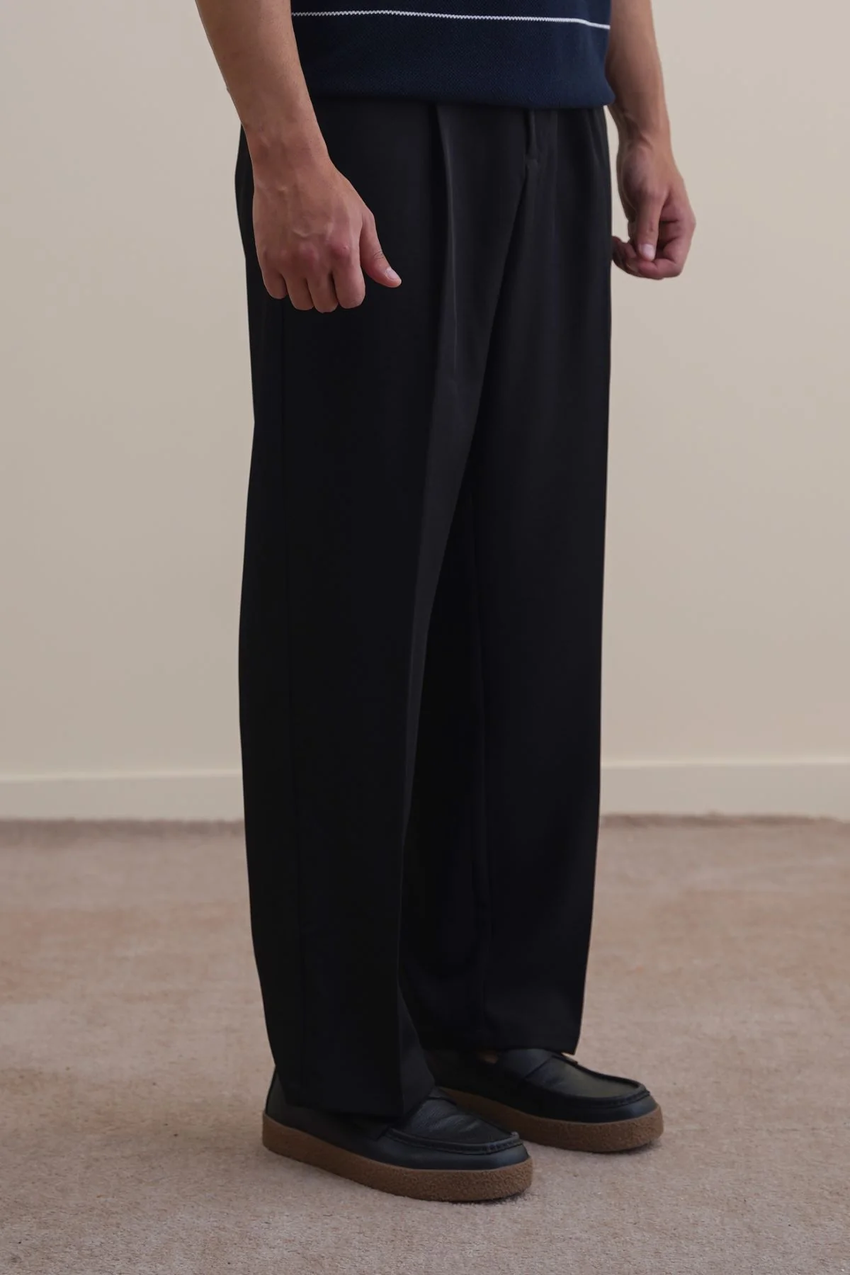 COIN POCKET DETAIL PANTS
