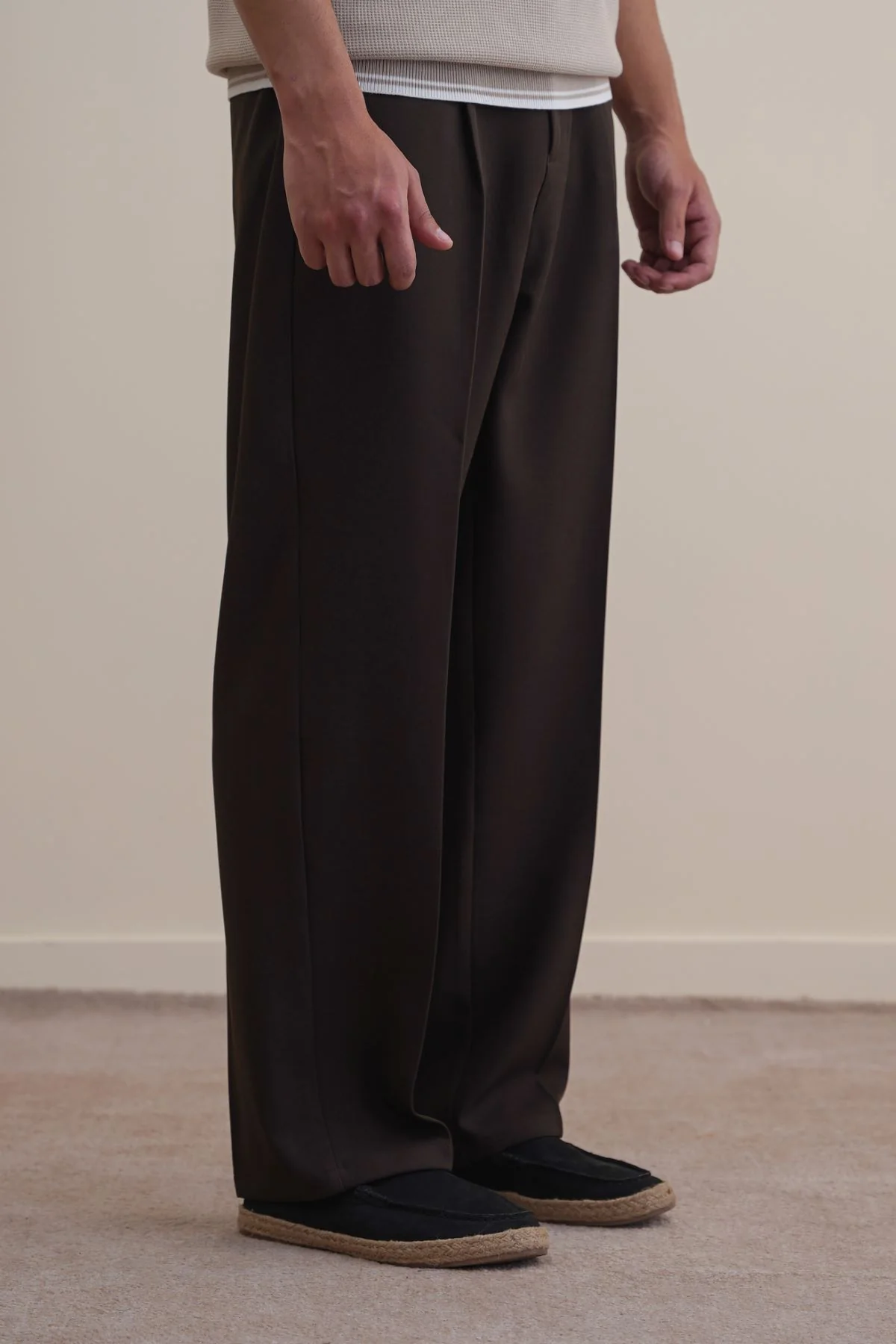 COIN POCKET DETAIL PANTS
