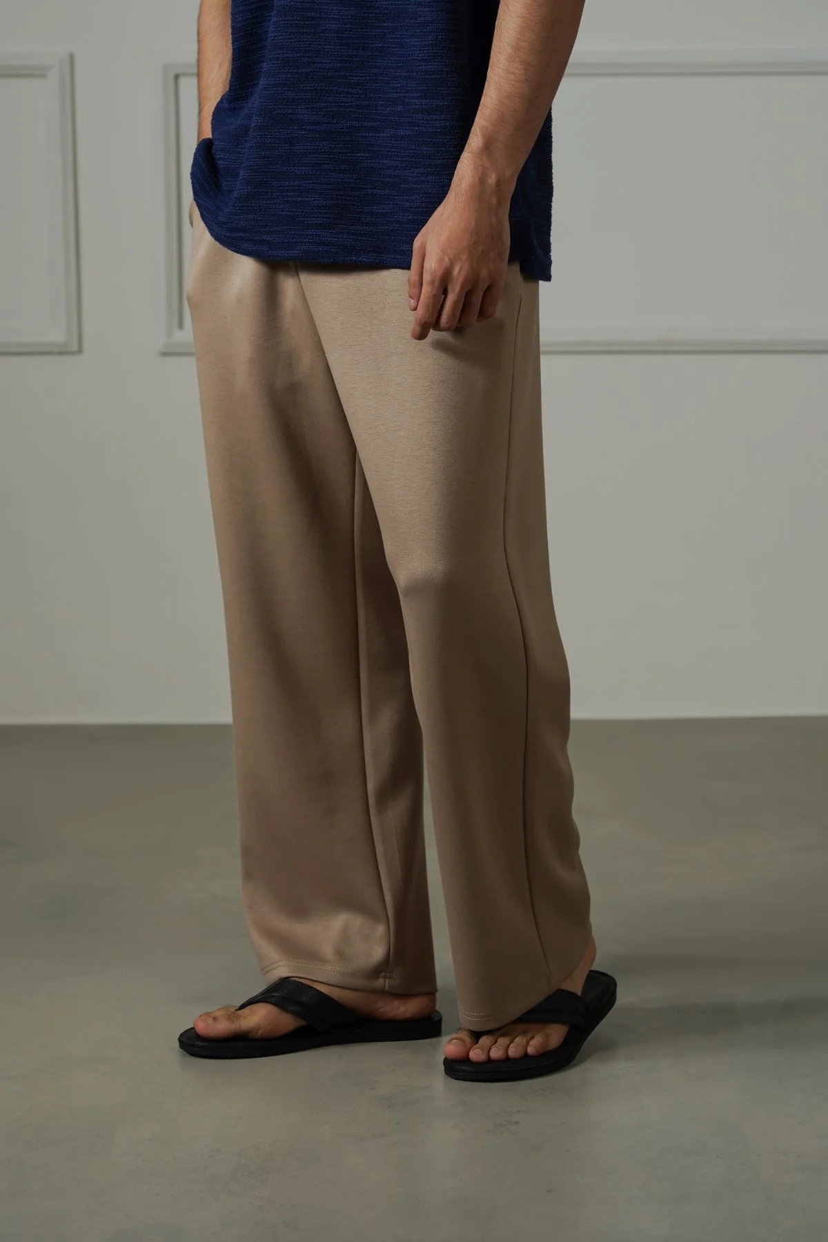 COMFORT STRAIGHT PANTS