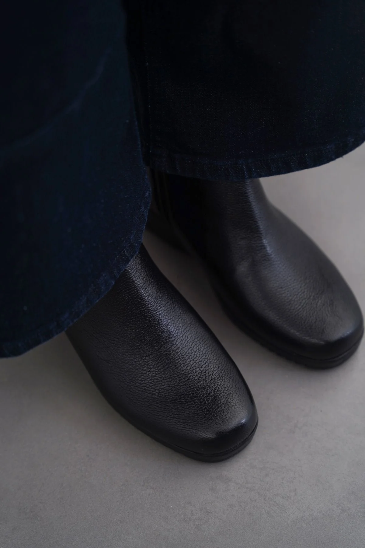 COMFY LEATHER WEDGE BOOTS - Image 4