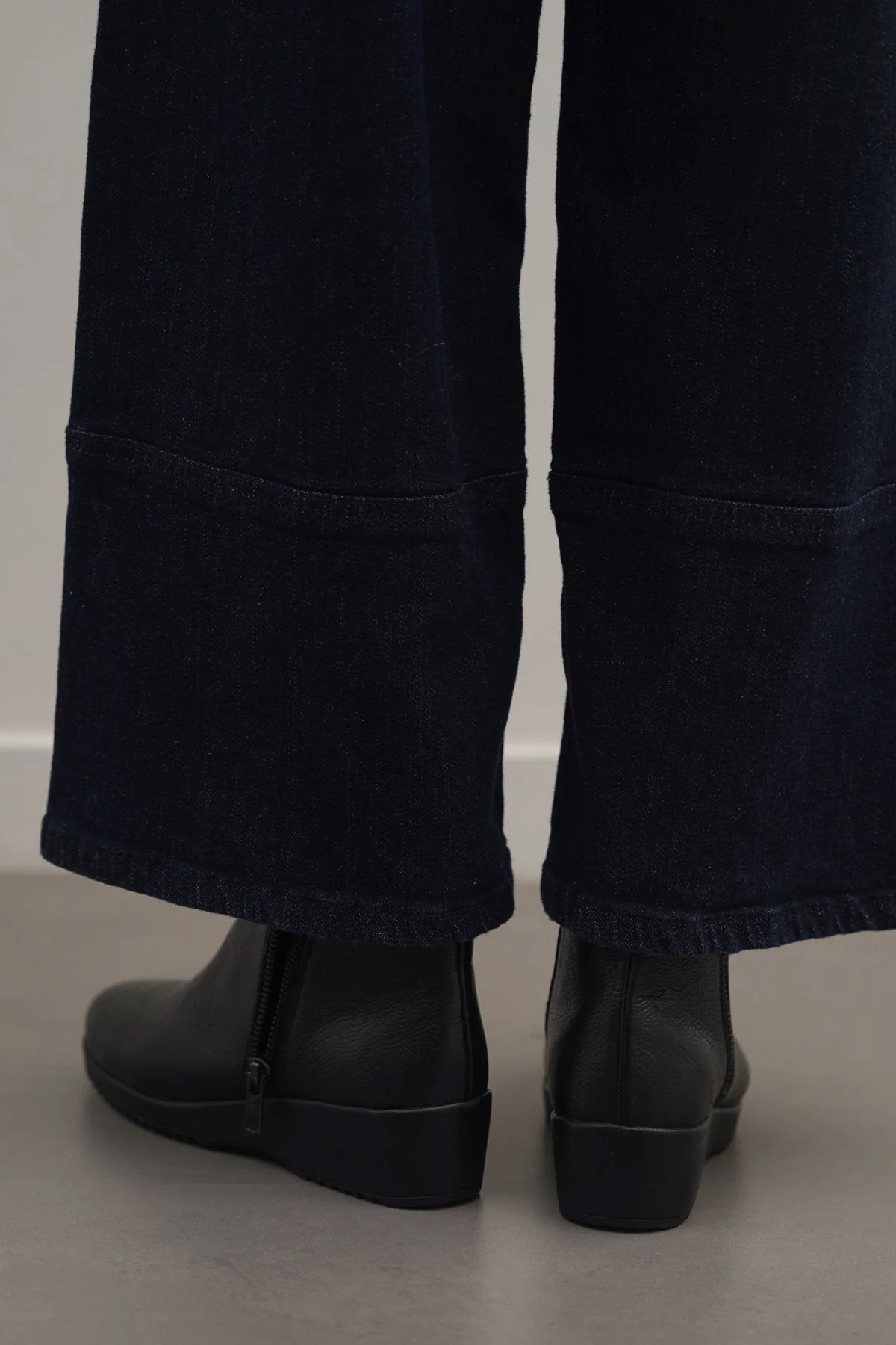 COMFY LEATHER WEDGE BOOTS - Image 6