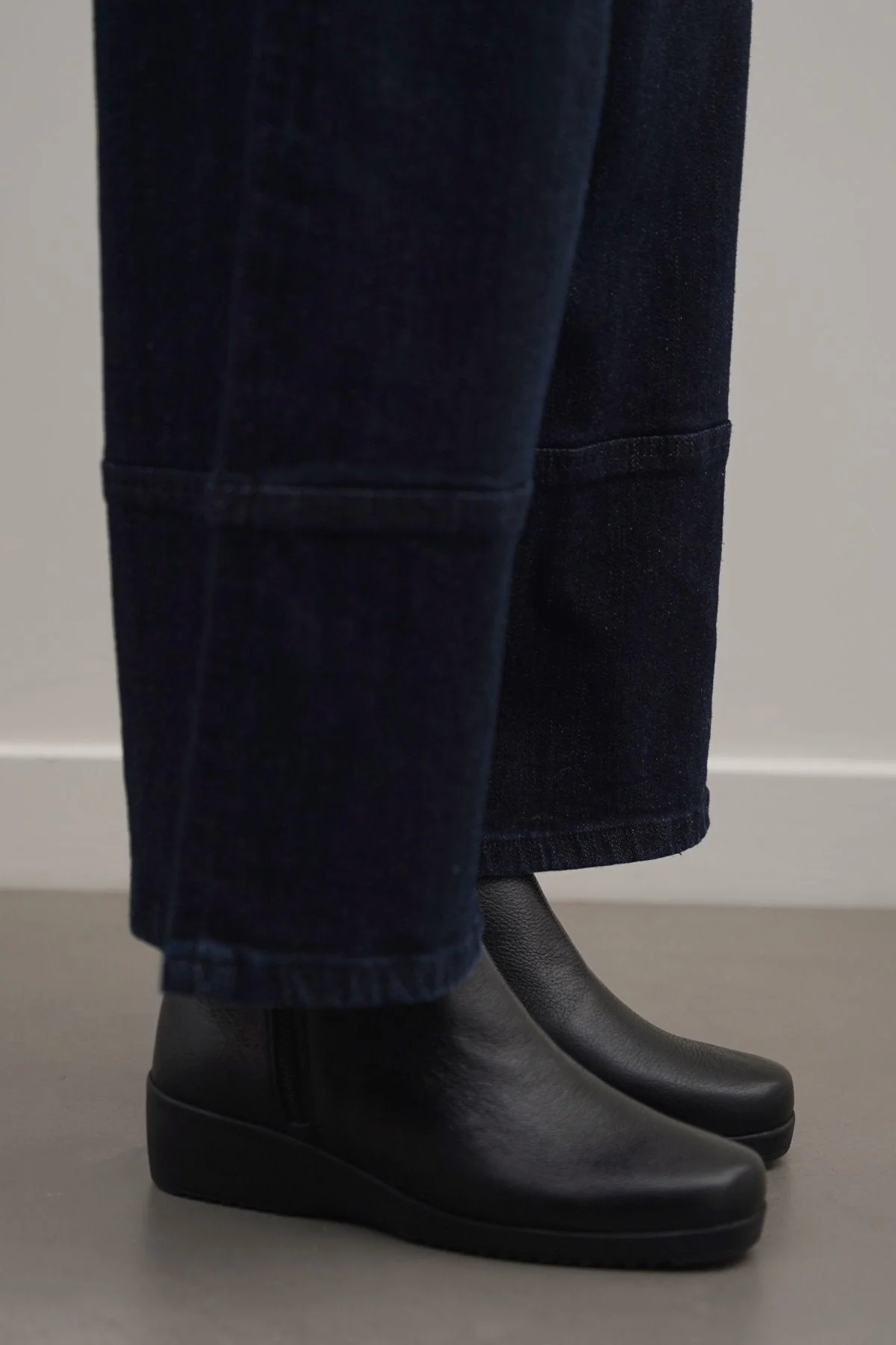 COMFY LEATHER WEDGE BOOTS - Image 7