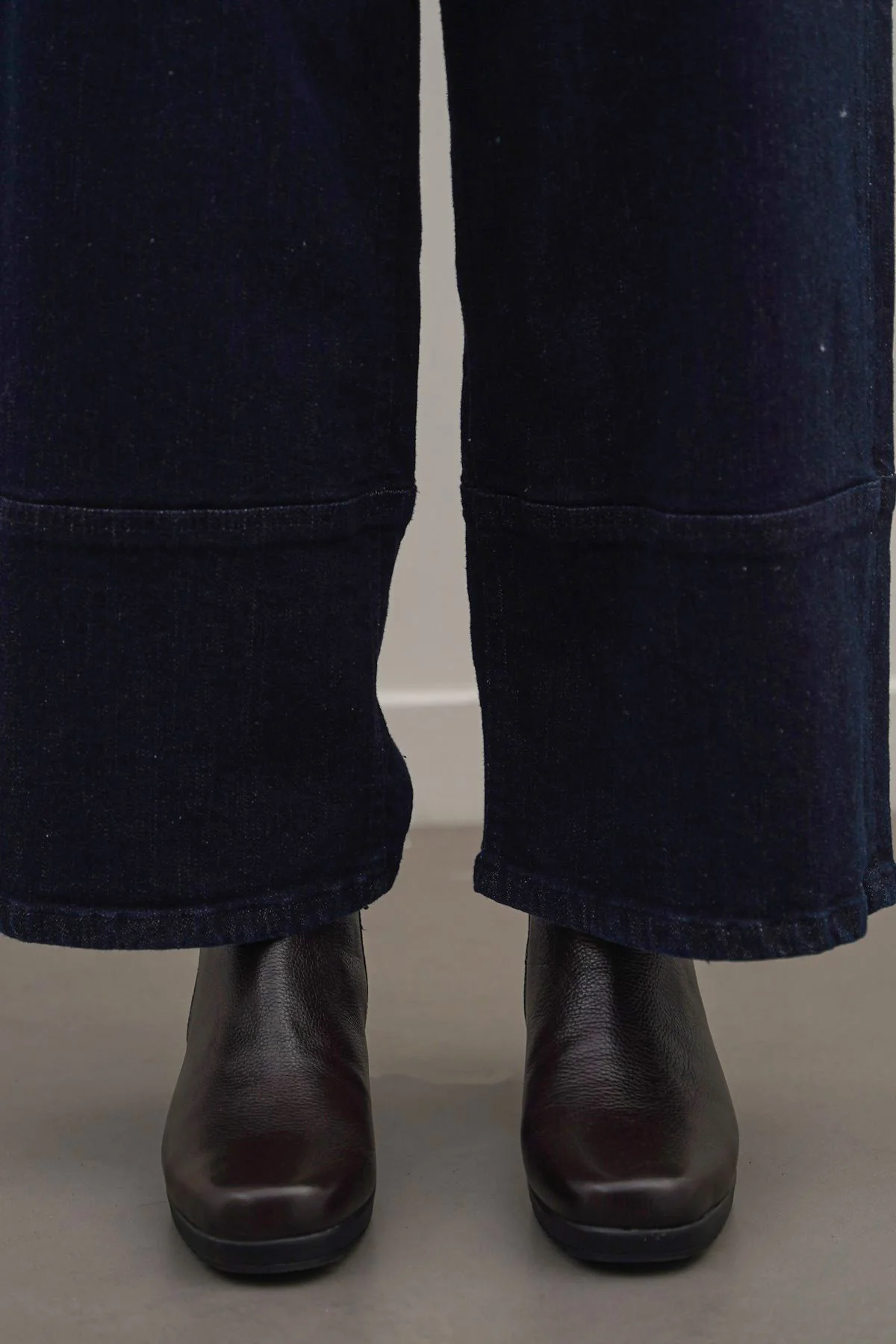 COMFY LEATHER WEDGE BOOTS - Image 4