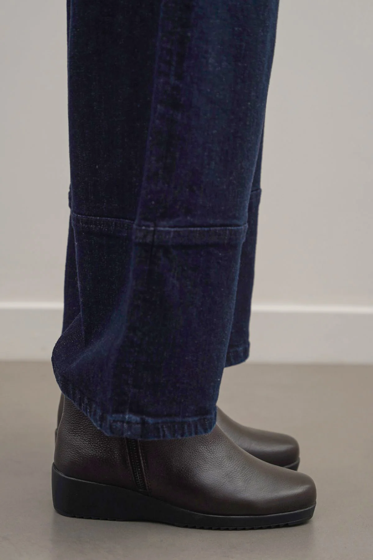 COMFY LEATHER WEDGE BOOTS - Image 5