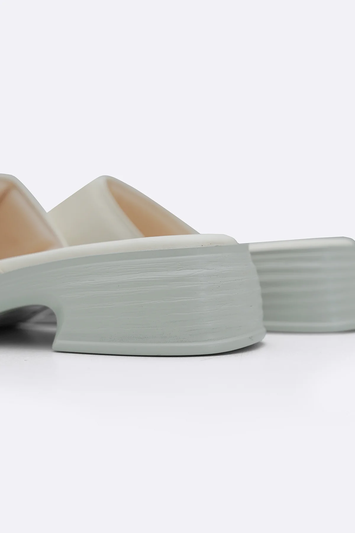 COMFY EVERYDAY SLIDES - Image 3