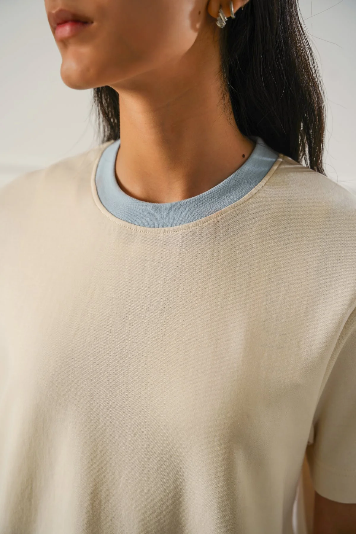 CONTRAST TEE - Image 4