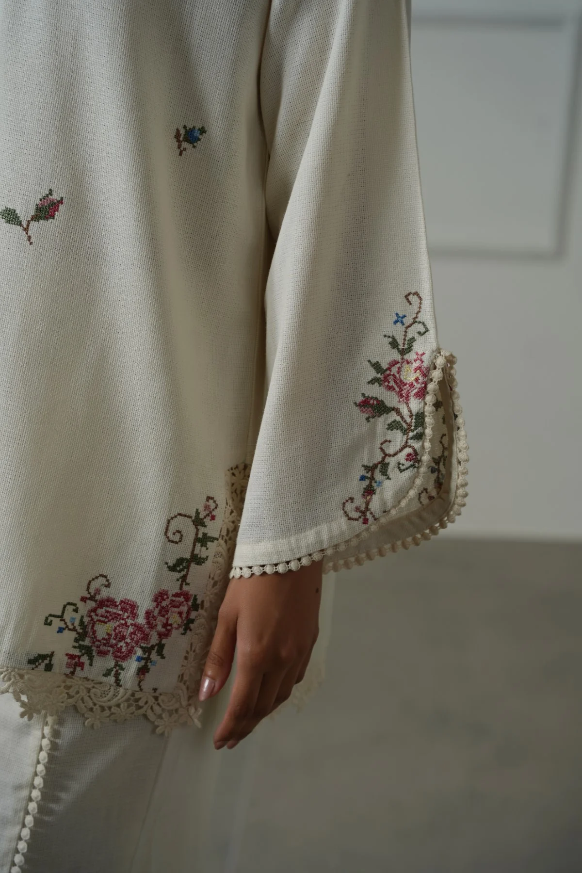 COTTON LACE ROSE SHIRT - Image 3