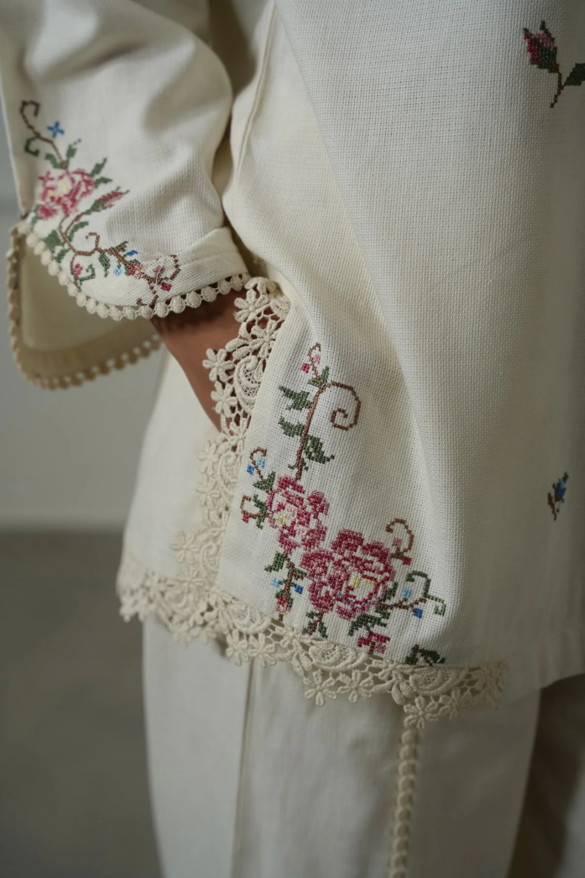 COTTON LACE ROSE SHIRT - Image 5