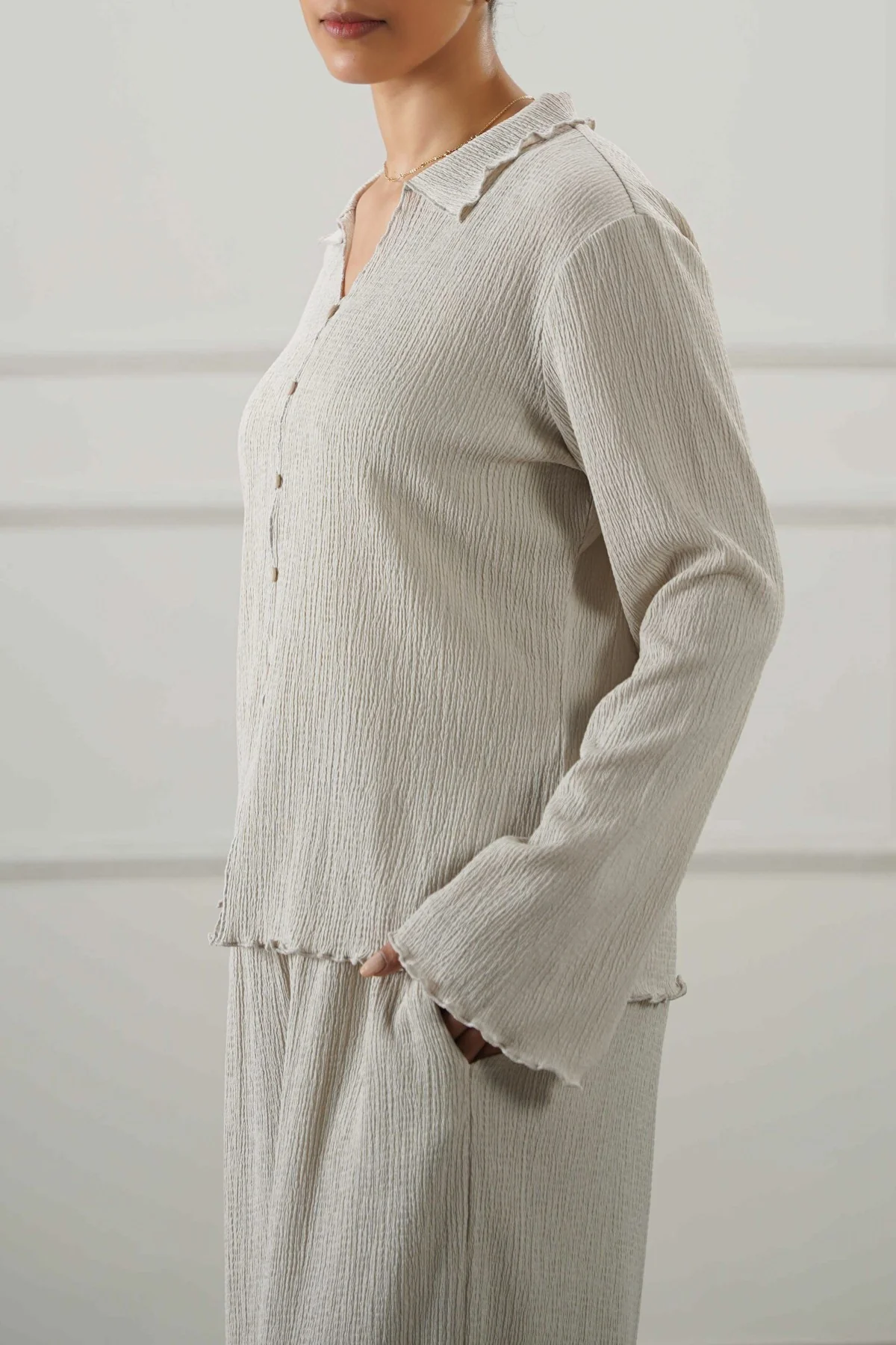 CRINKLE KNIT BUTTON-DOWN - Image 6