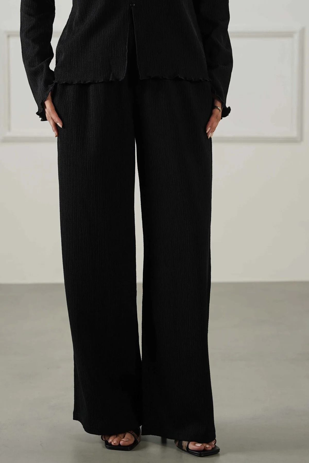 CRINKLE KNIT PANTS