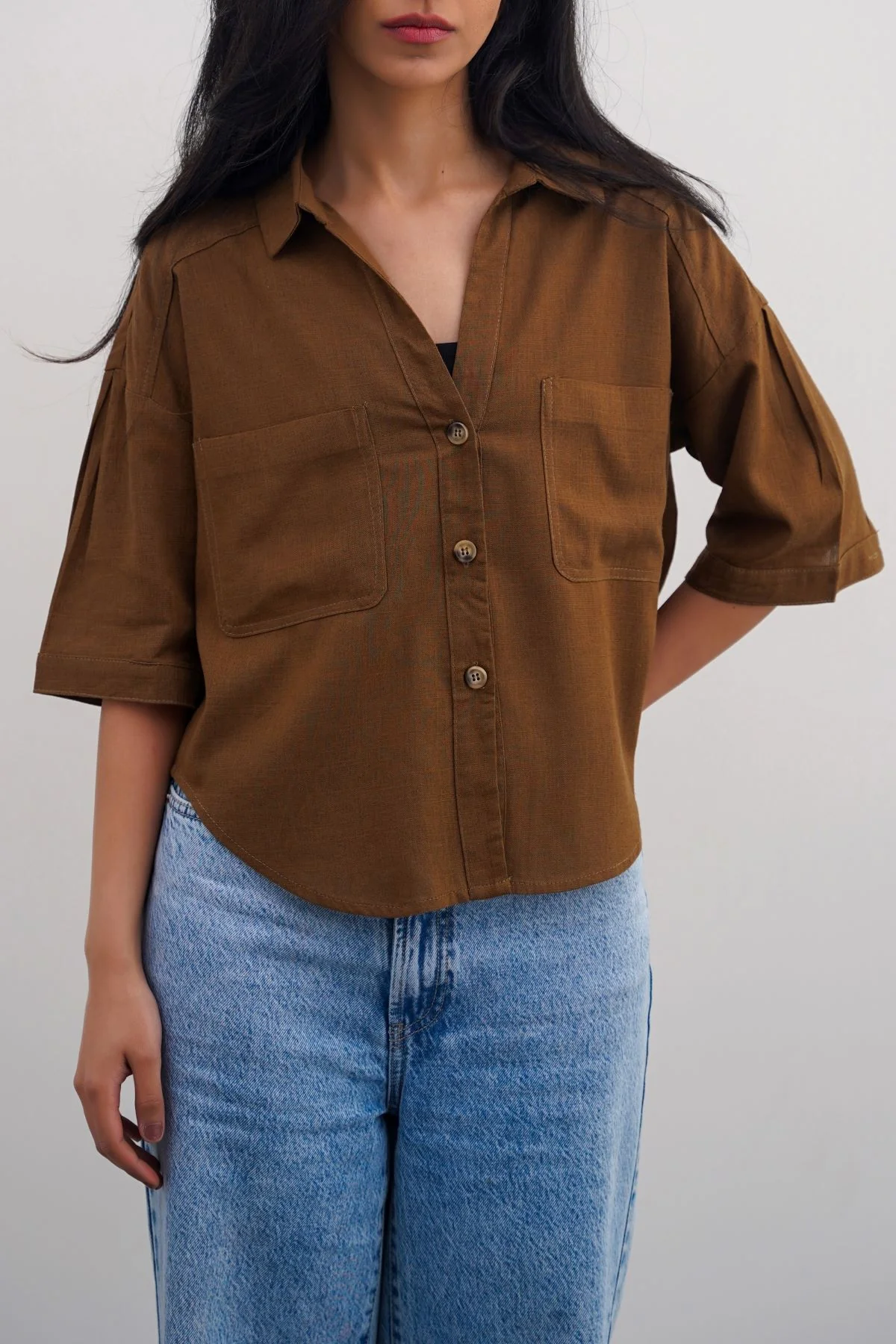 CROPPED BUTTON DOWN