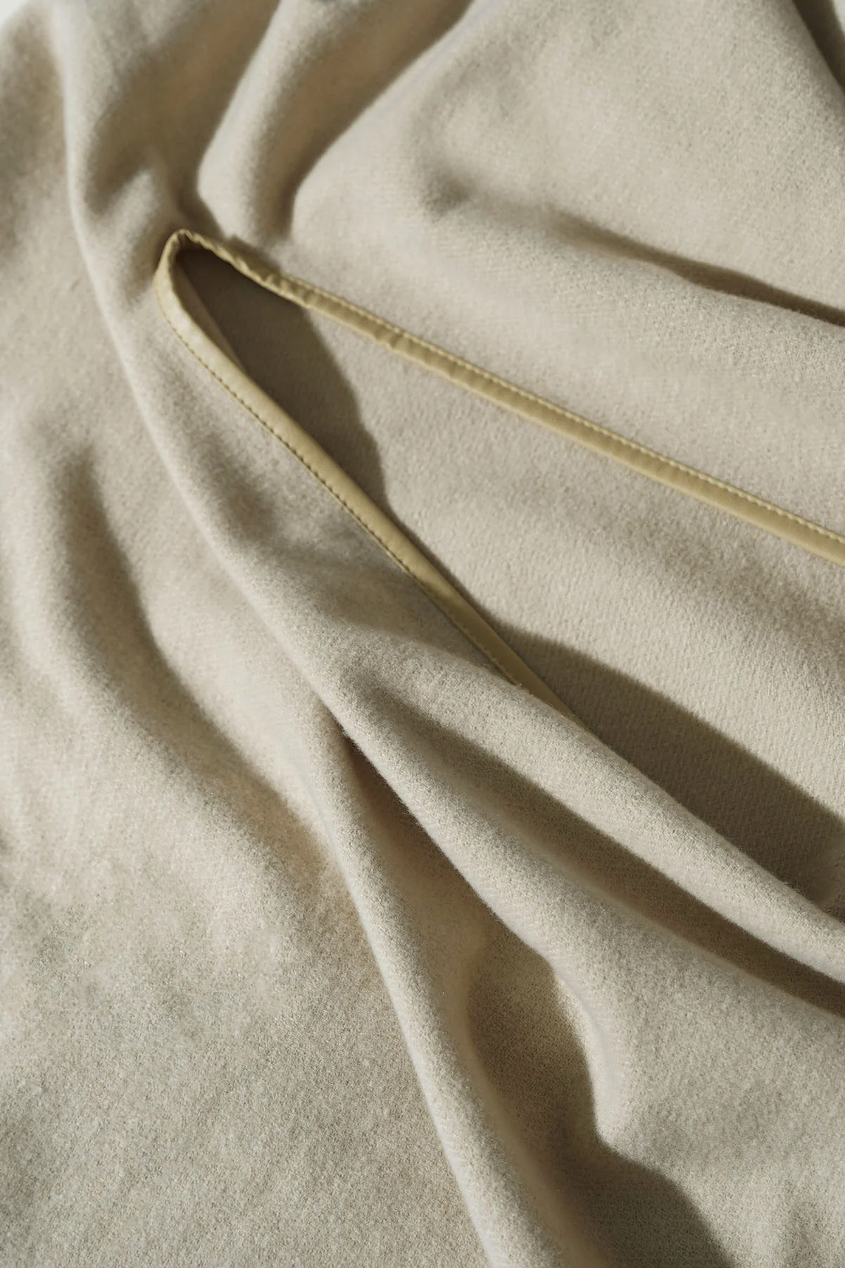 EDGE LINED CAPE - Image 2