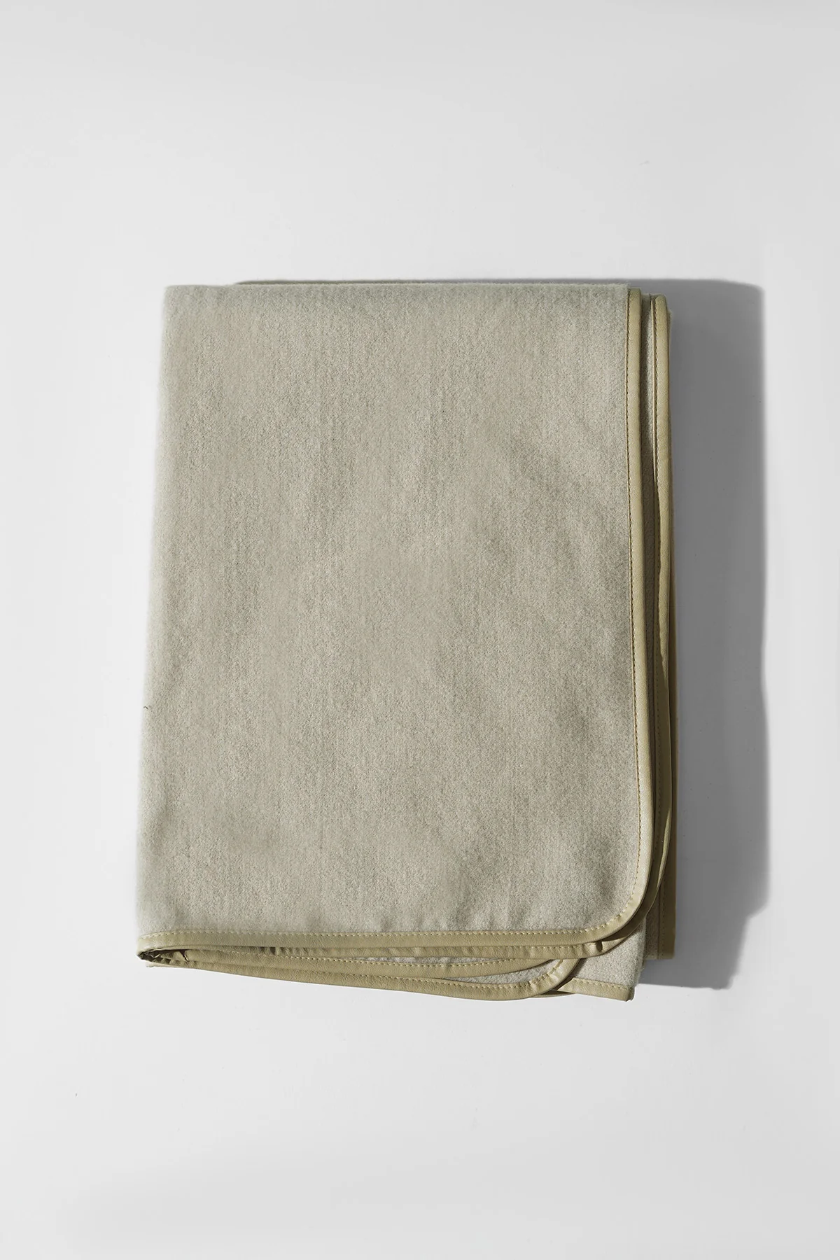 EDGE LINED CAPE - Image 4