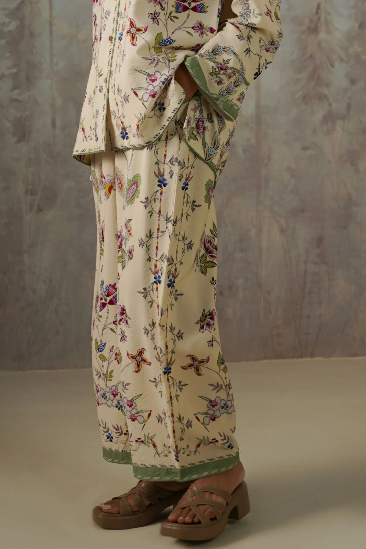VINTAGE FLORAL PANTS - Image 4