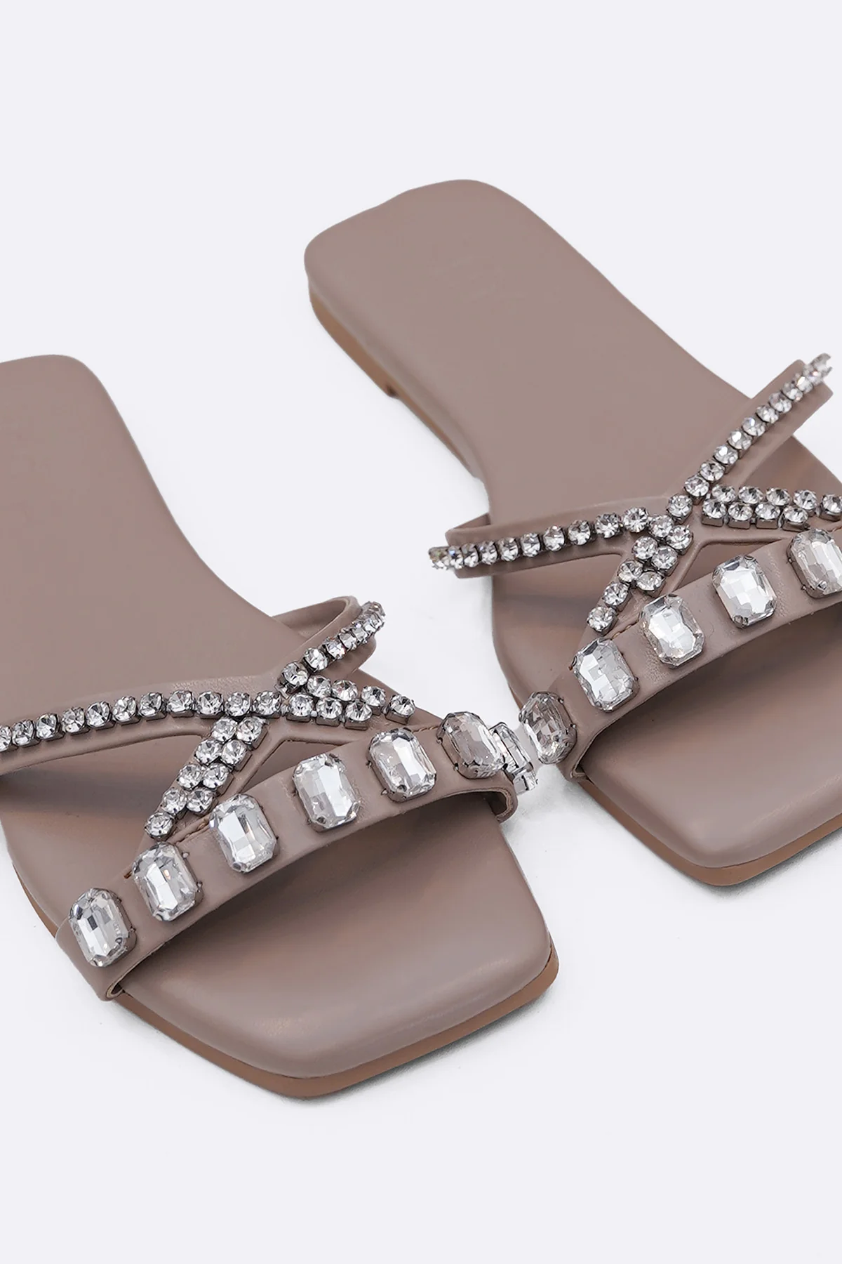 CRYSTAL CONFETTI SLIDES - Image 2
