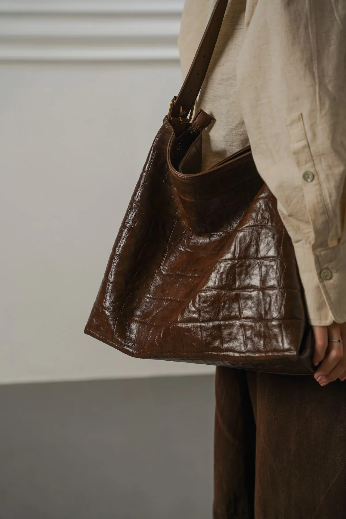 EMBOSSED TOTE BAG