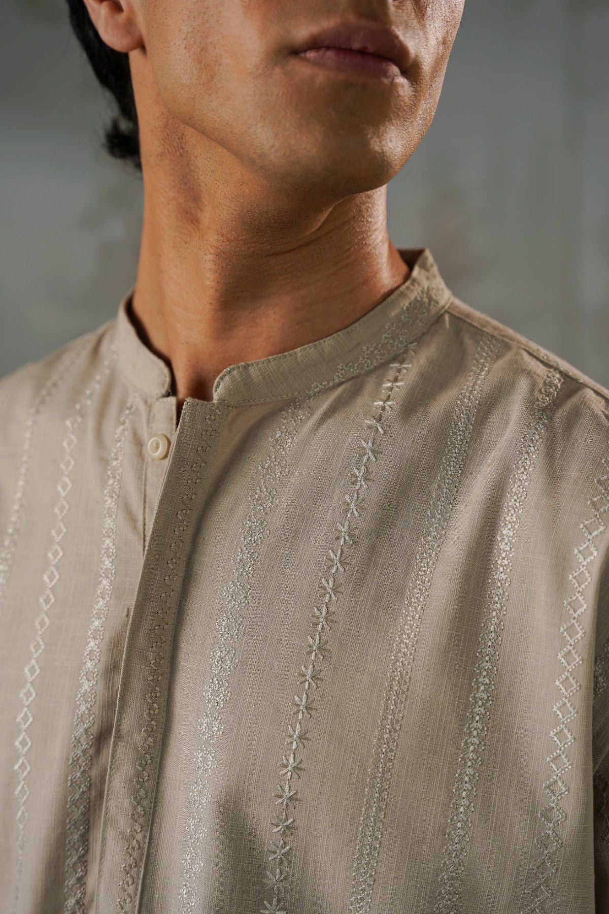 EMBROIDERED HALF PLACKET SHIRT - Image 3