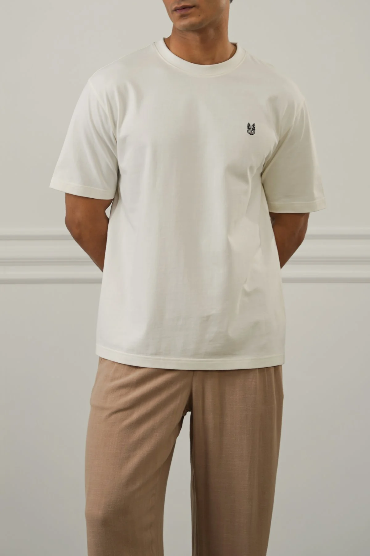 EMBROIDERED LOGO TEE