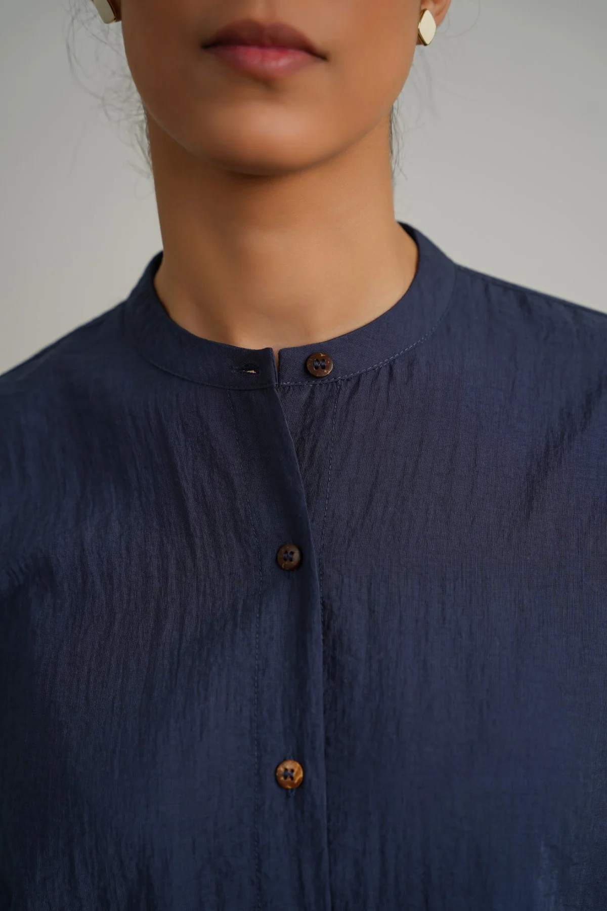 ESSENTIAL BREEZE SHIRT - Image 3