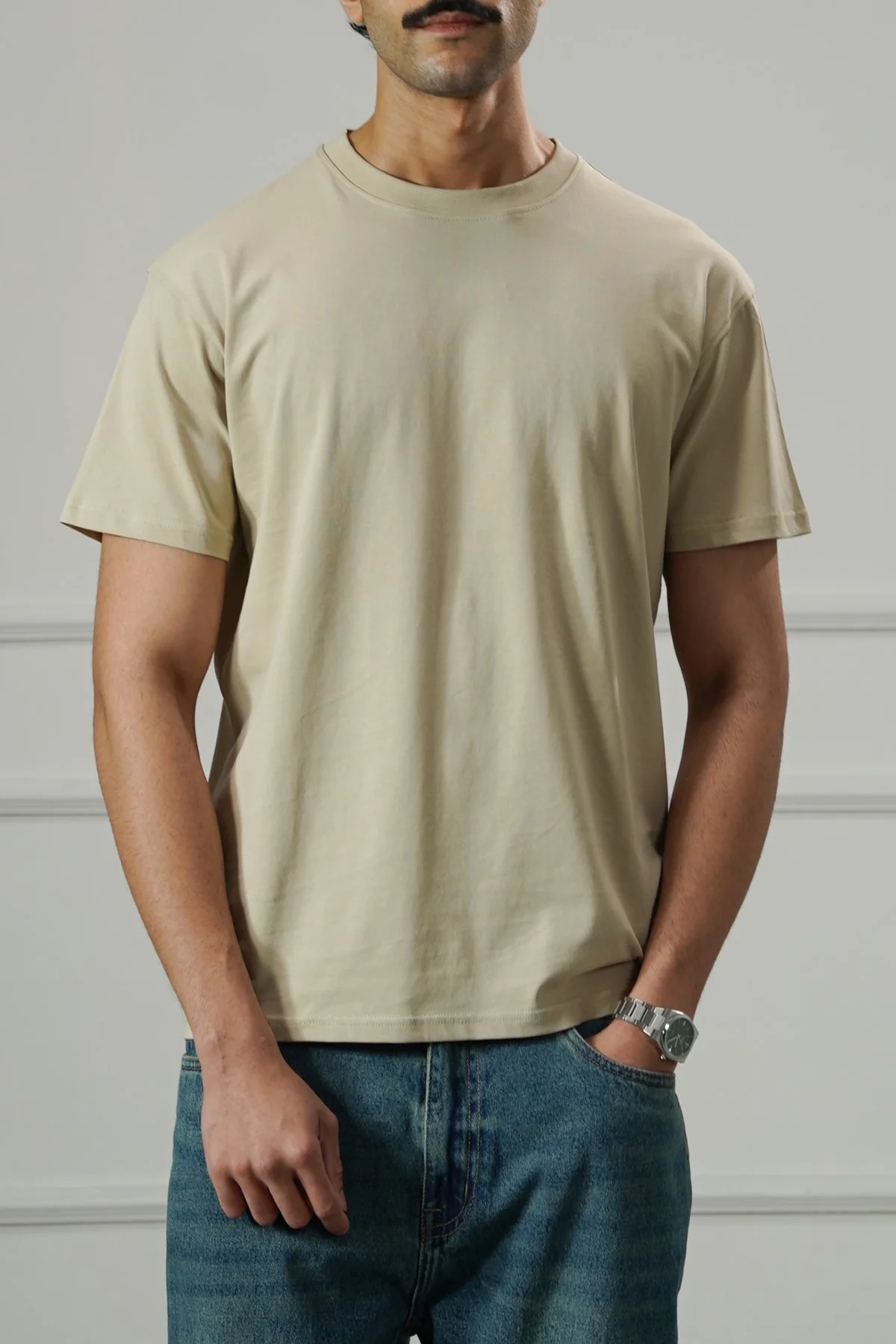 ESSENTIAL CREW NECK TEE