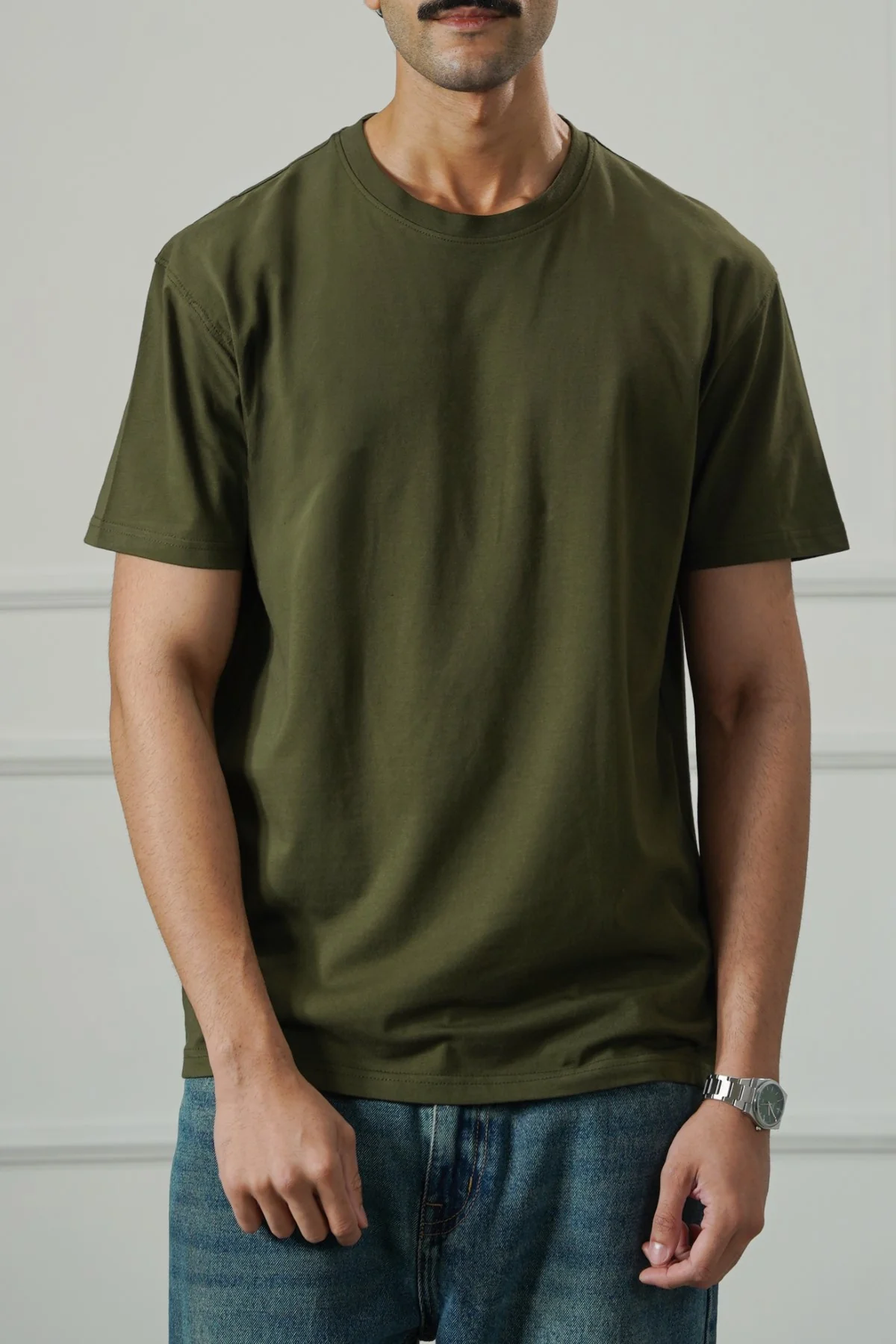 ESSENTIAL CREW NECK TEE