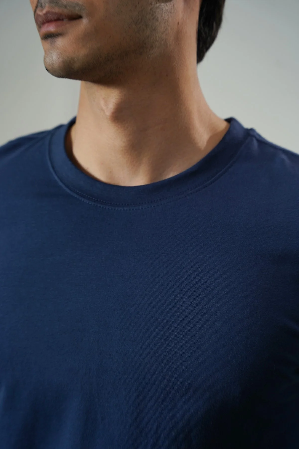 ESSENTIAL CREW NECK TEE - Image 4