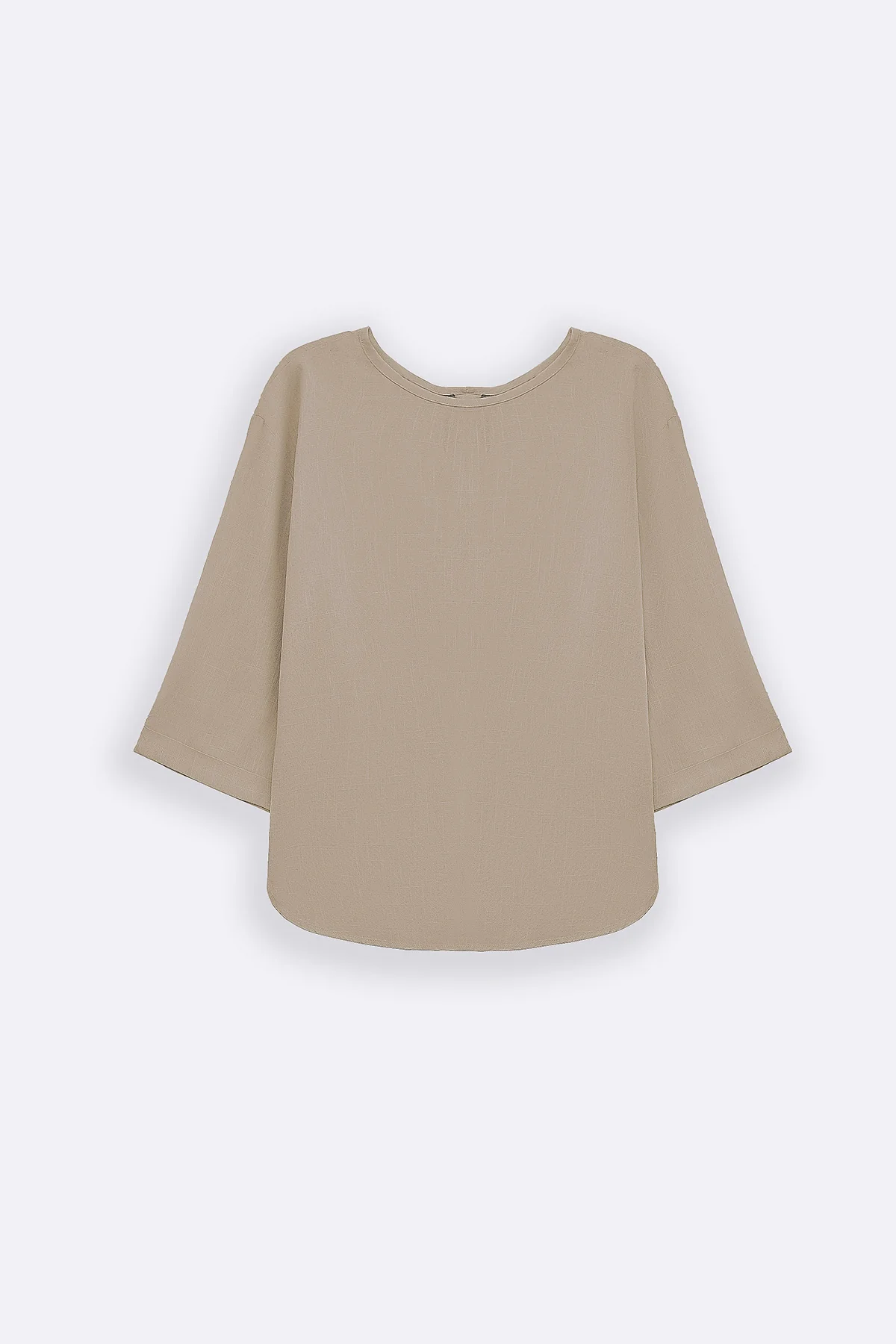 EVERYDAY BACK BUTTON BLOUSE - Image 3