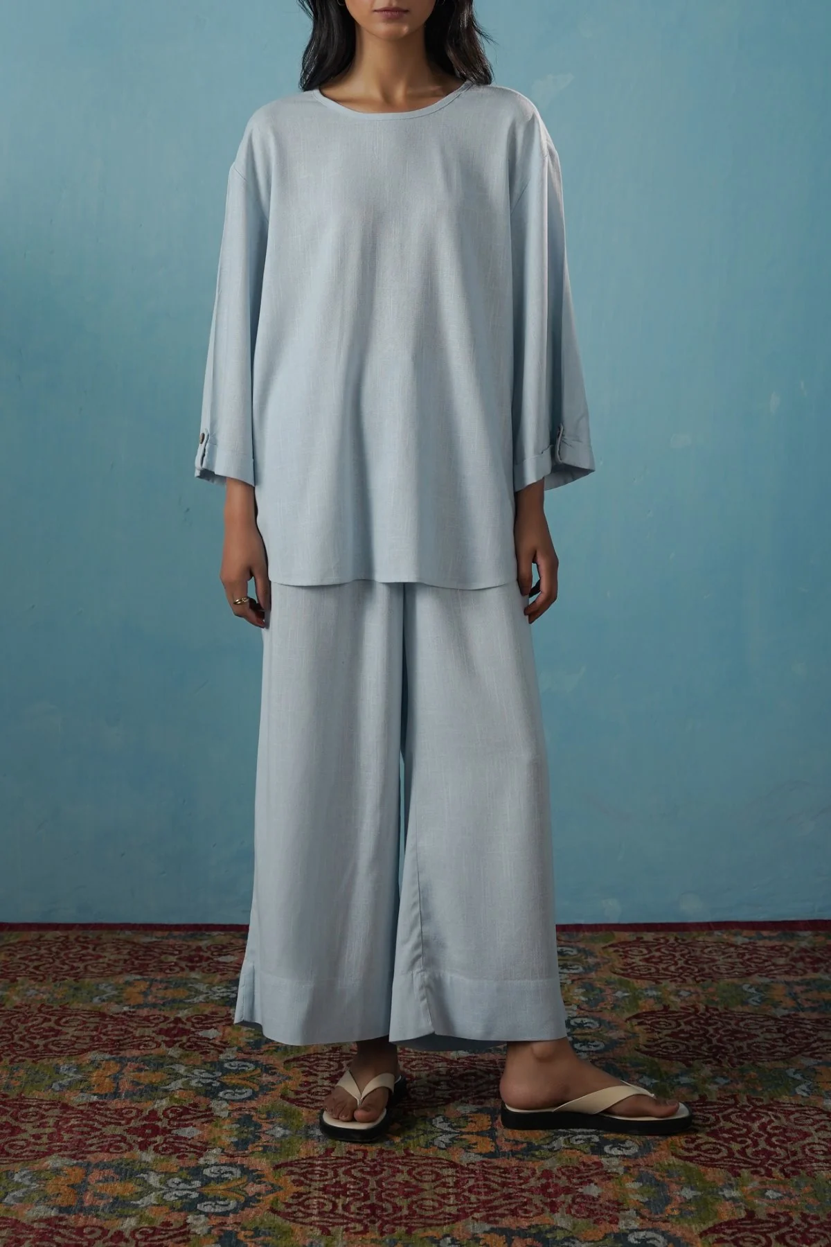 EVERYDAY BACK BUTTON BLOUSE - Image 5